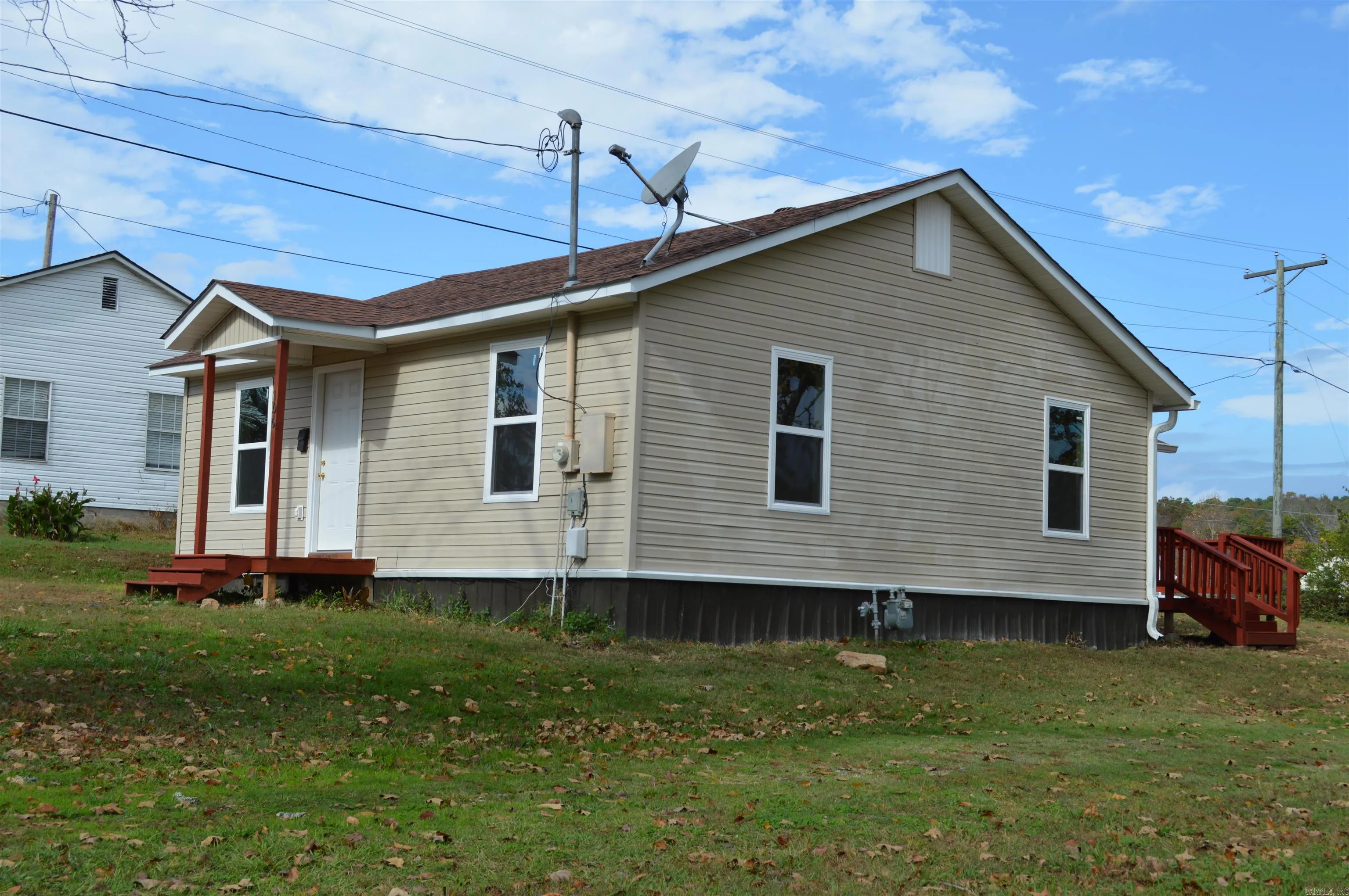 Property at 106 W Clinton - Image 3
