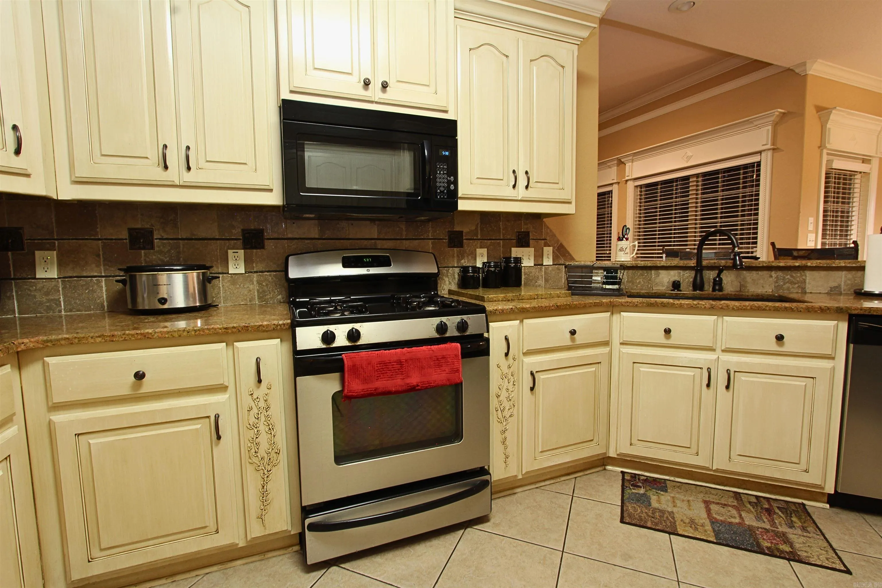 Property at 2701  Gemstone drive - Image 17