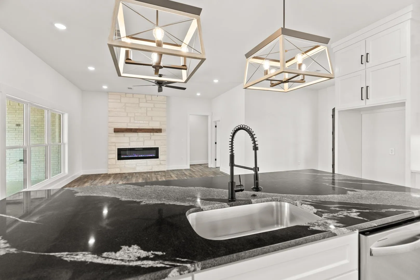 Property at 116  Republican loop - Image 16