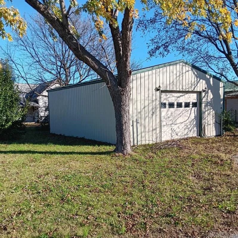 Property at 203 N 1st - Image 23