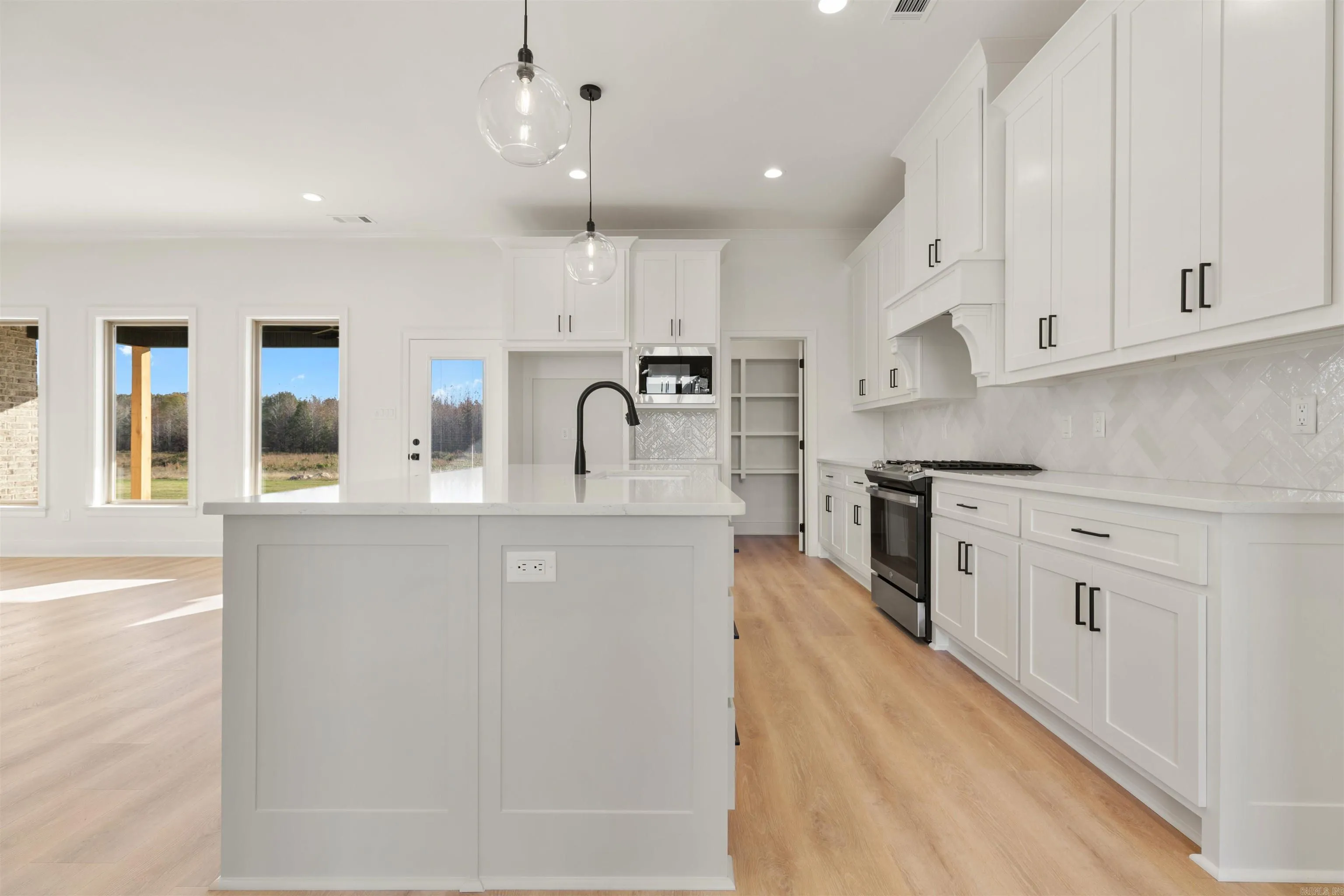 Property at 2332  Lakewood - Image 18