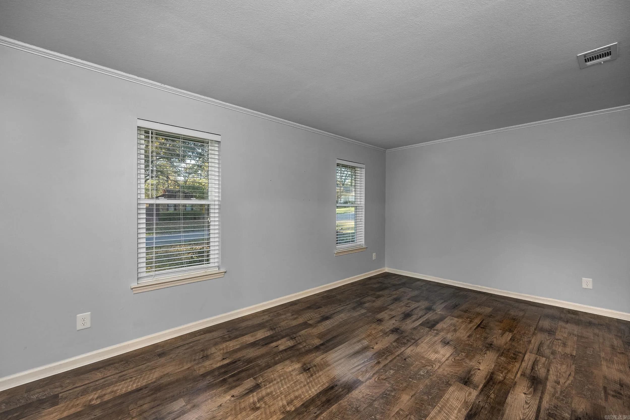 Property at 33  Colony - Image 9