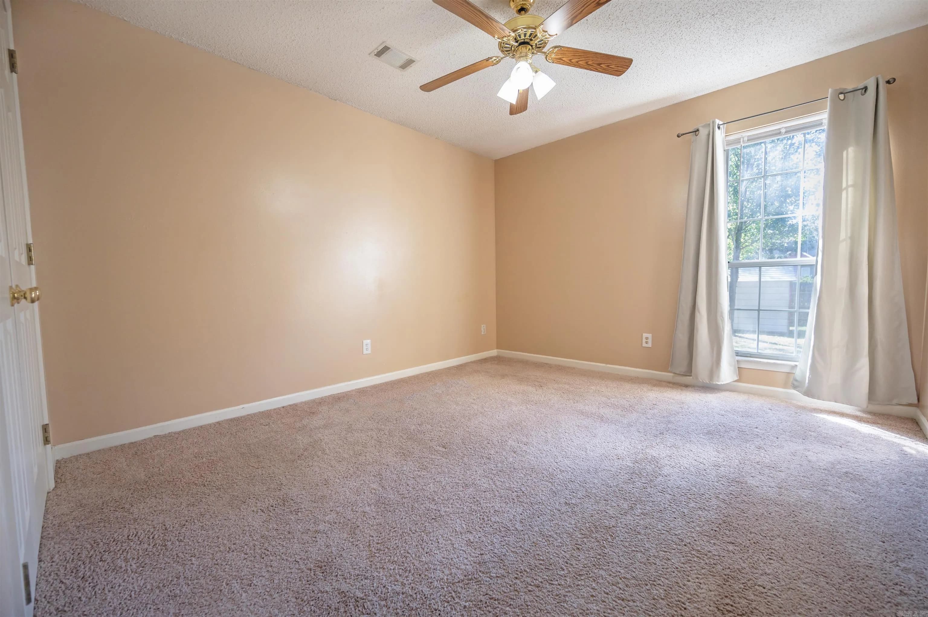 Property at 43  Blue mountain - Image 19