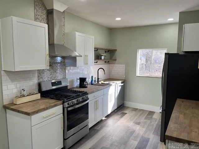 Property at 910 W 27th - Image 13