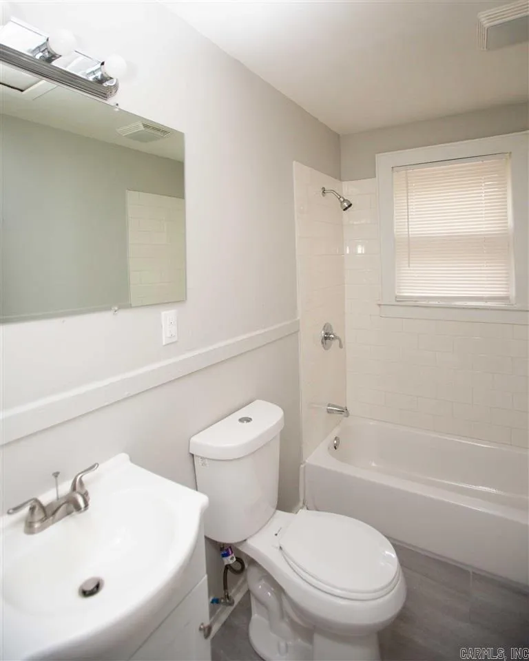 Property at 3024  Boyd - Image 13