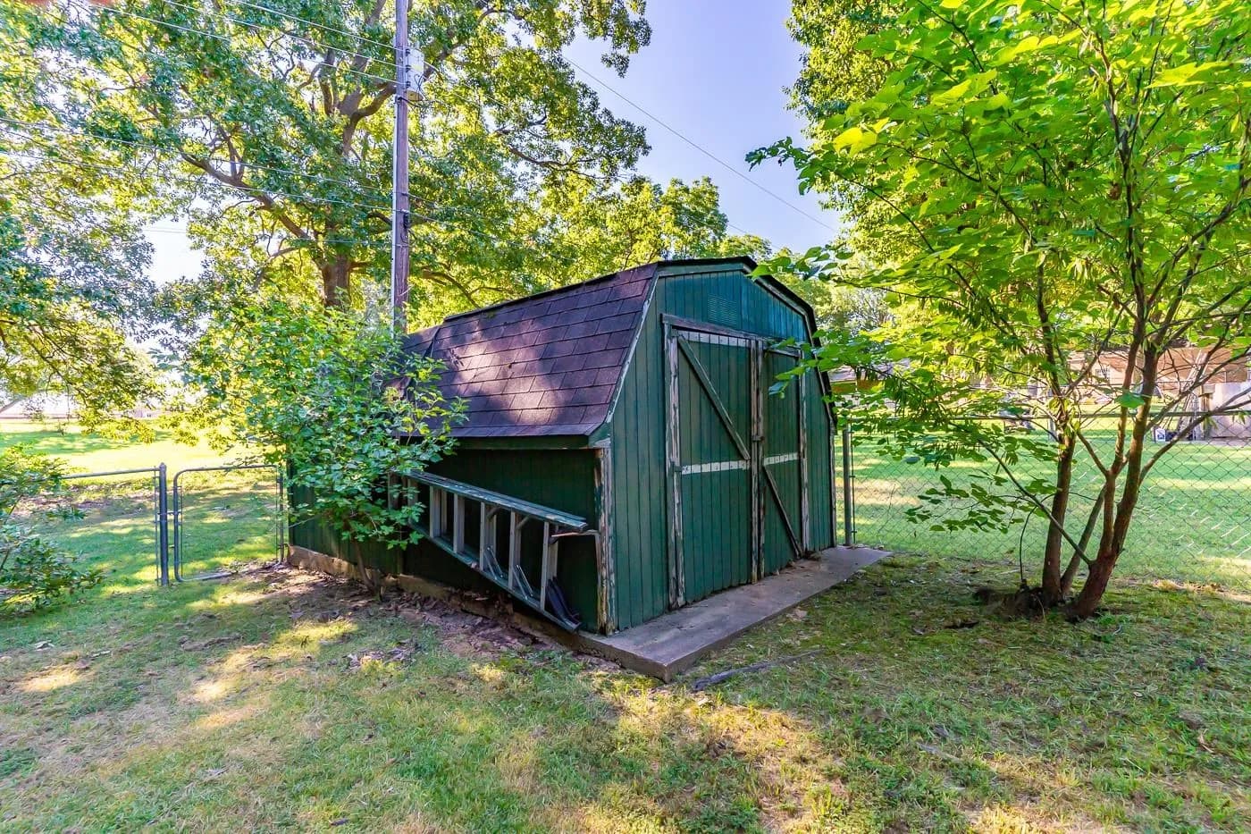 Property at 304  Toni ann - Image 35