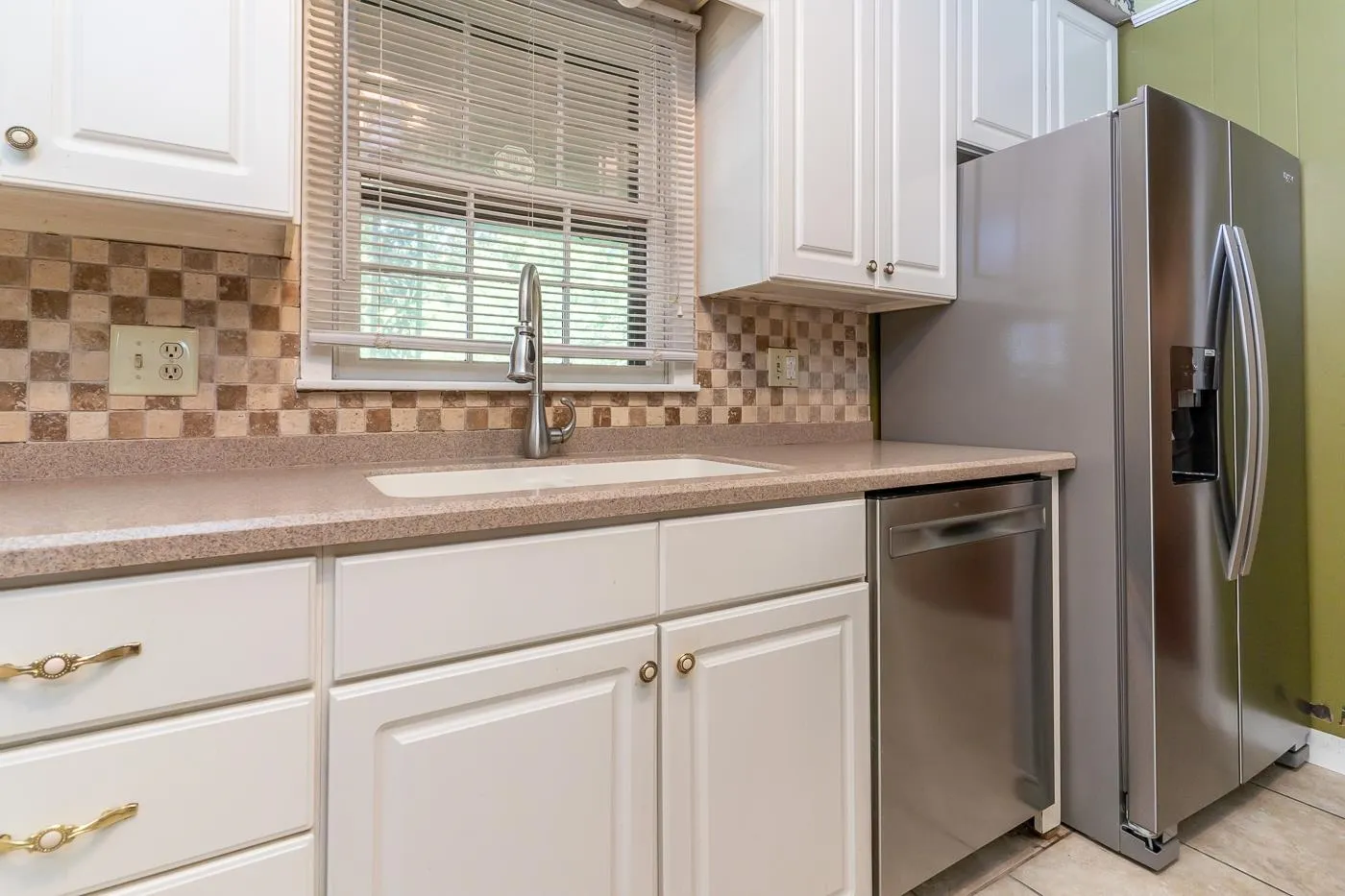 Property at 304  Toni ann - Image 12