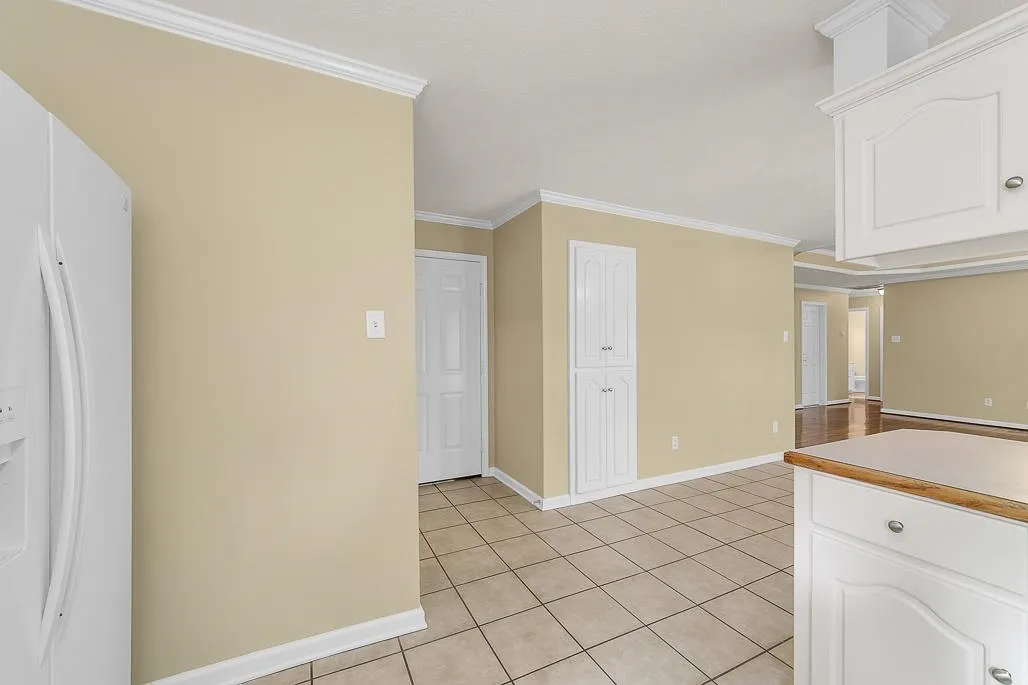 Property at 86  Seminole - Image 15