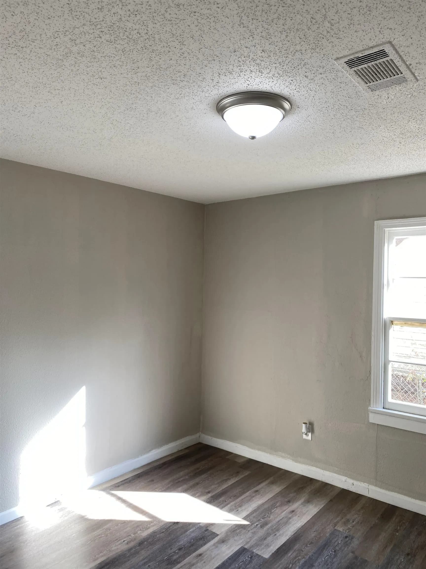Property at 11  Shirley - Image 10