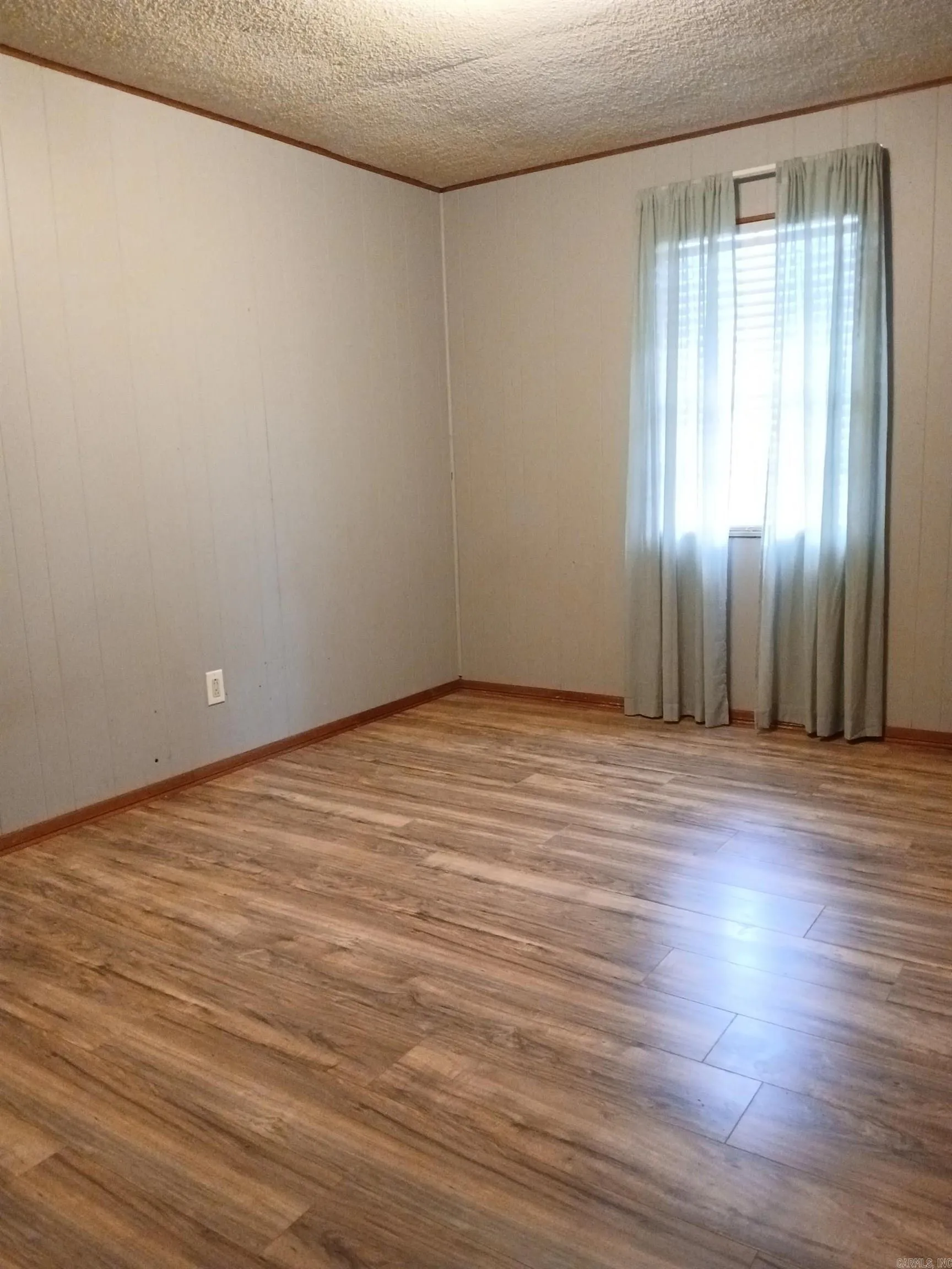 Property at 802  Casey - Image 13