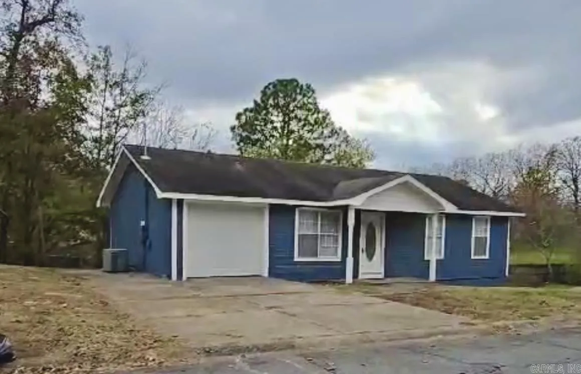 Property at 1320 W 57th - Image 1