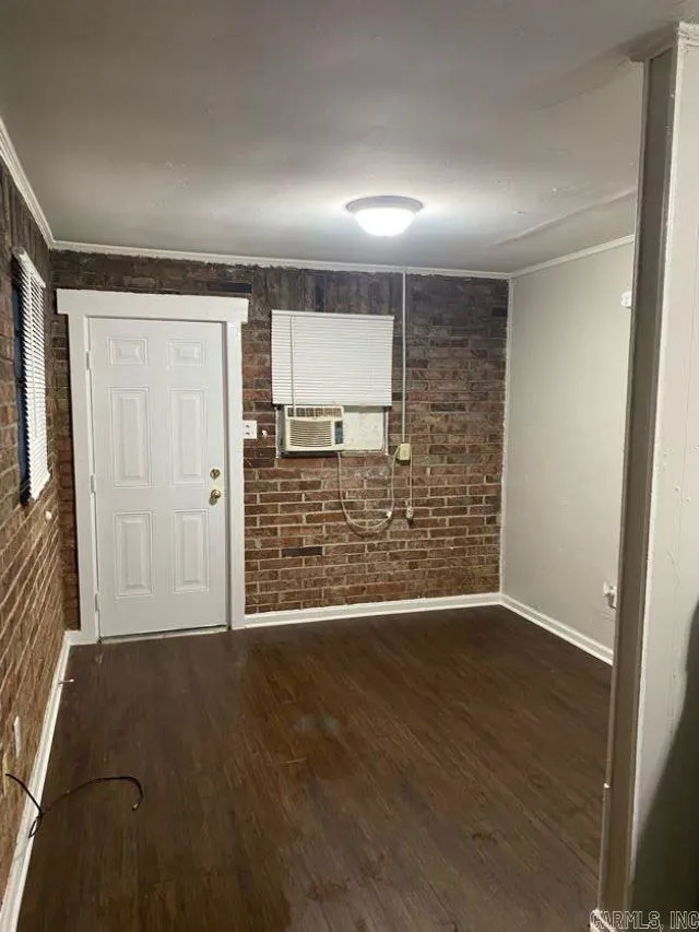 Property at 119 S Laurel - Image 2