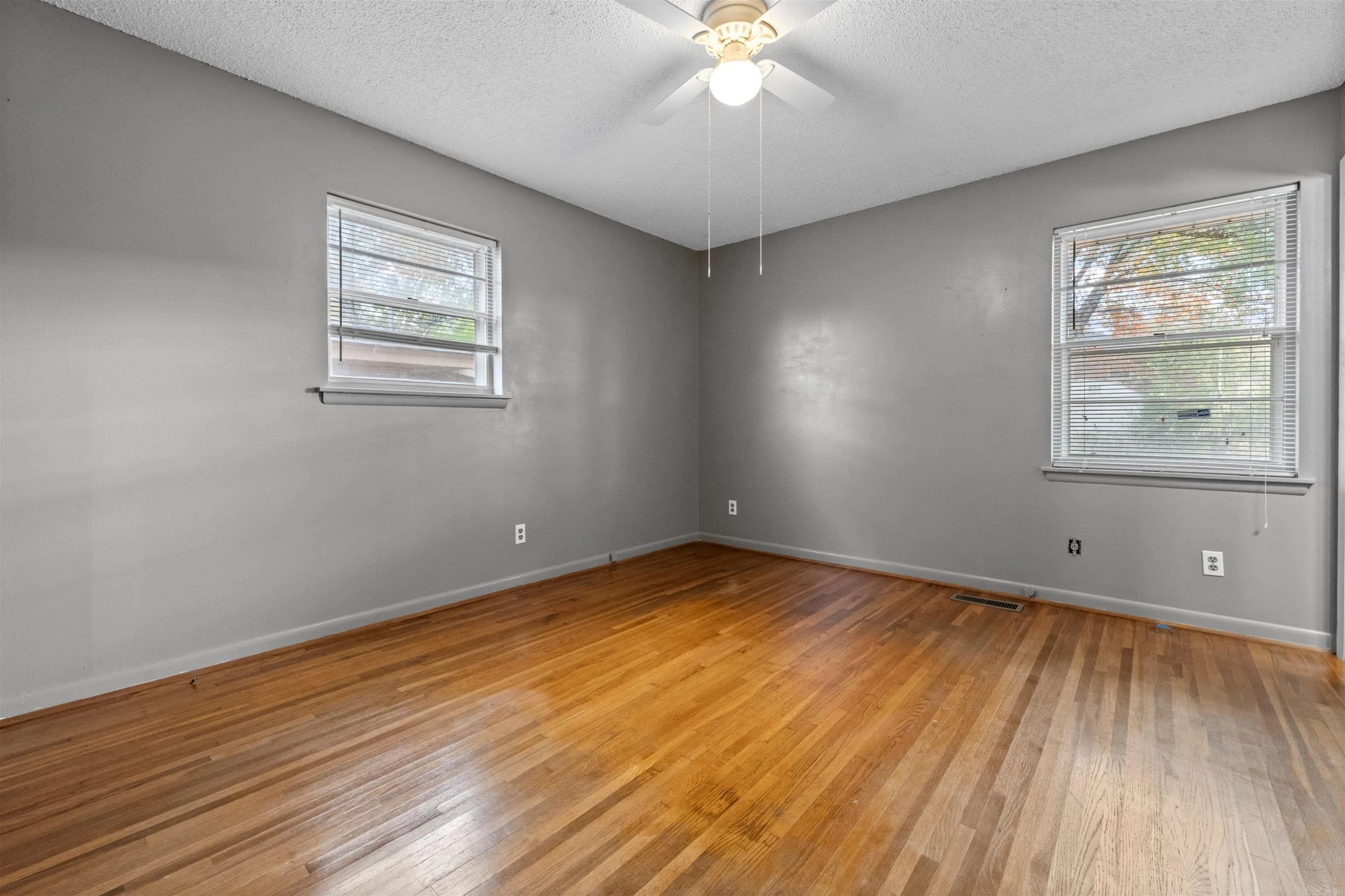 Property at 3900  Emerson - Image 8