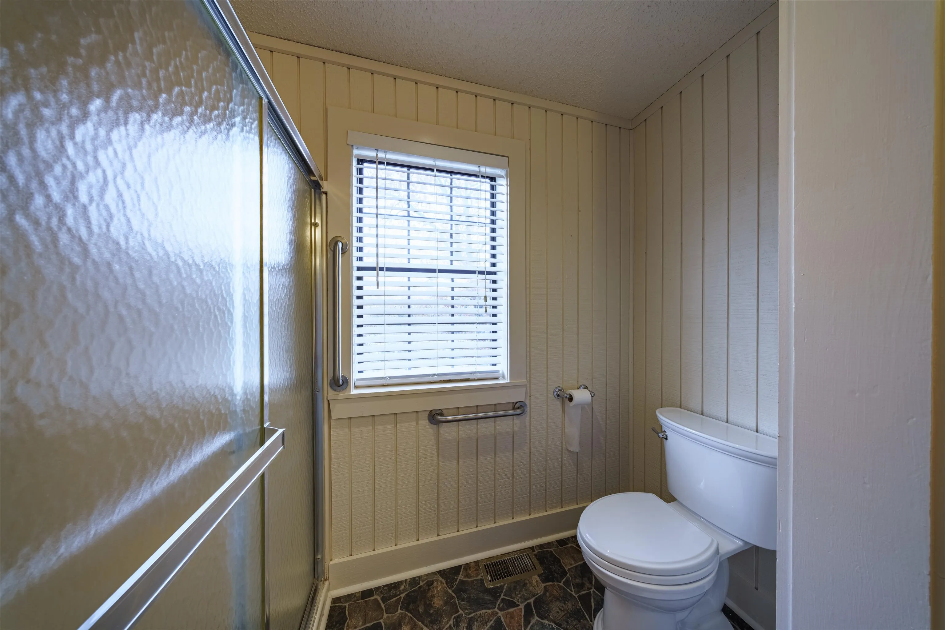 Property at 311  Dogwood - Image 10