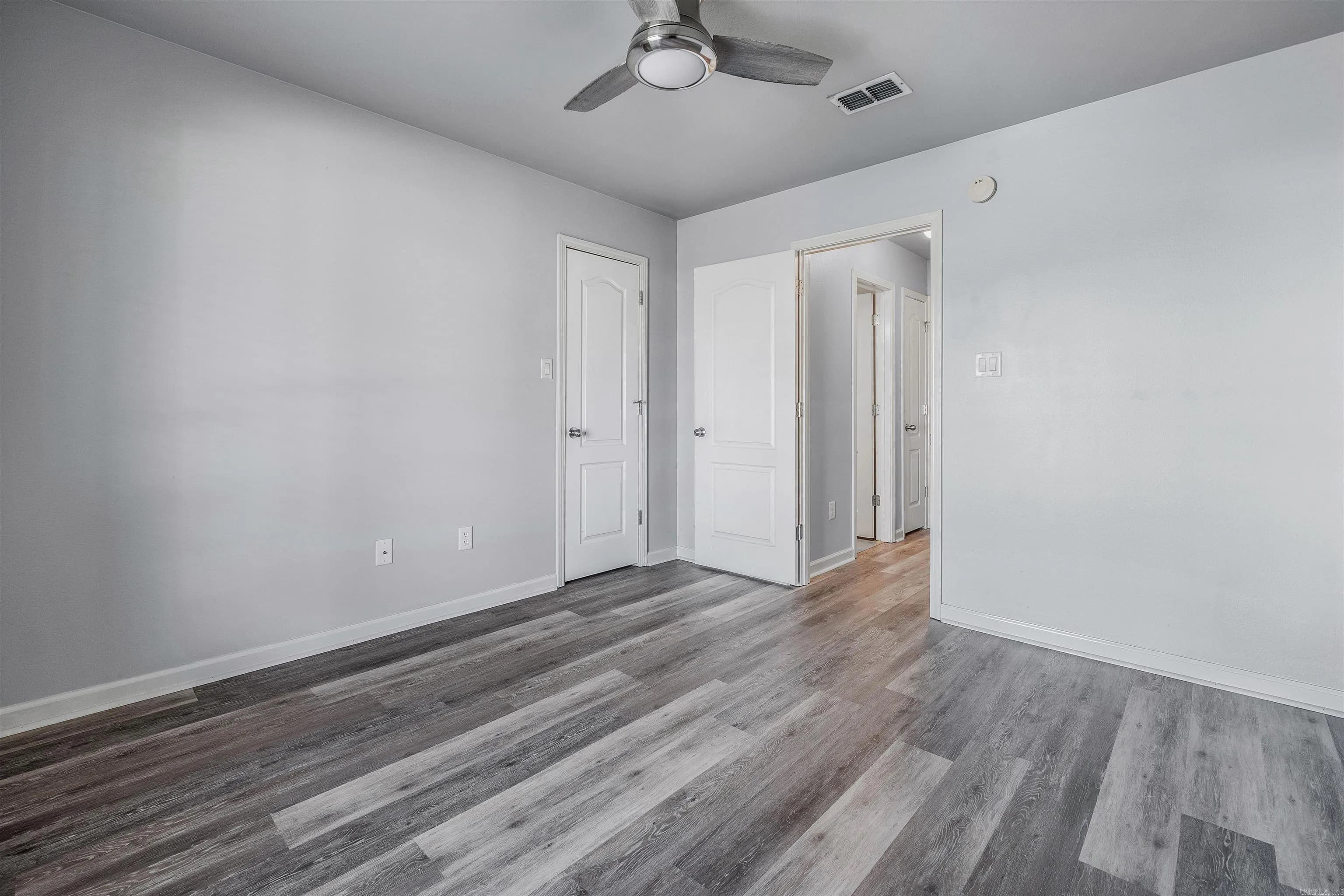 Property at 11  Red apple - Image 20