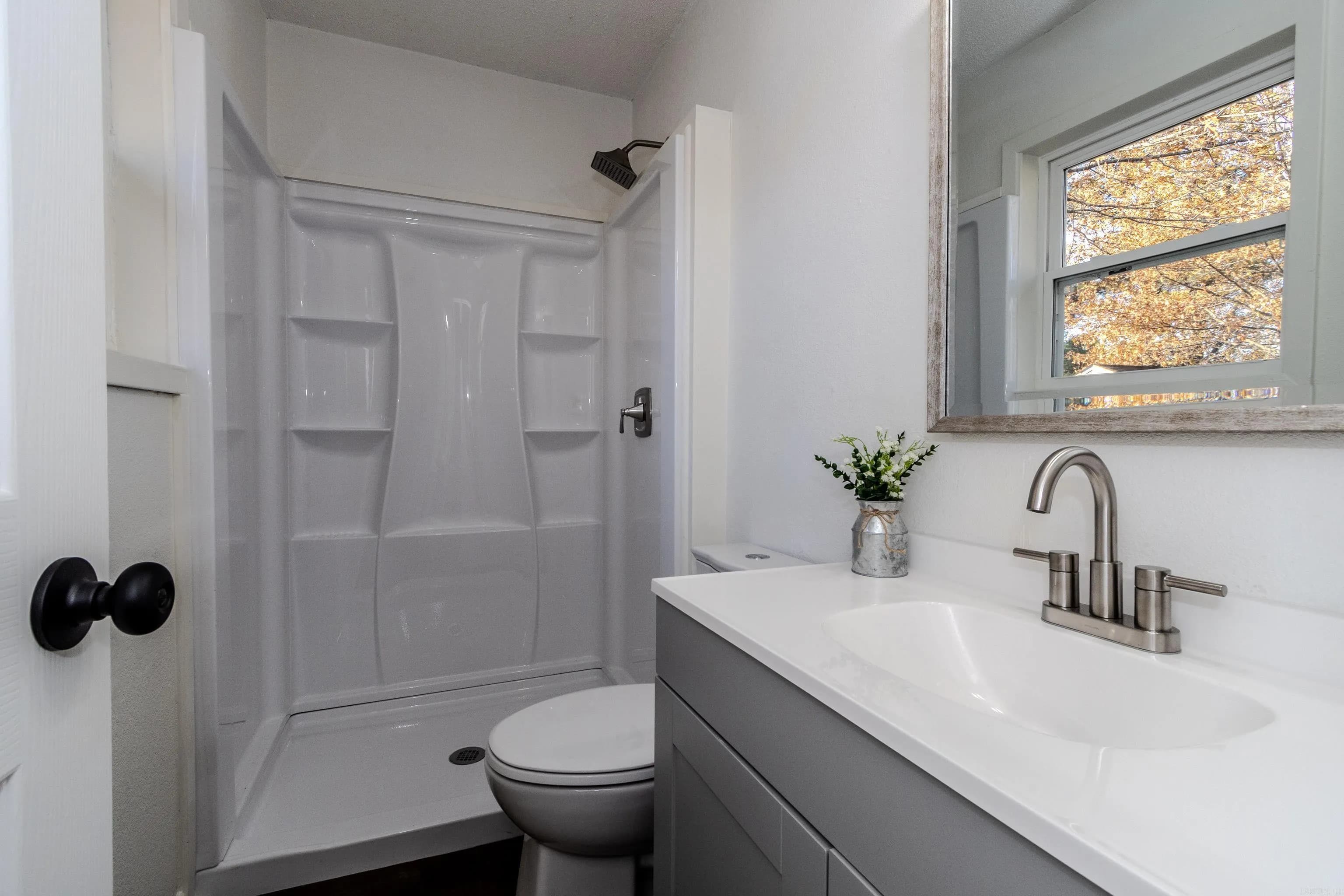 Property at 907  Sunrise - Image 16