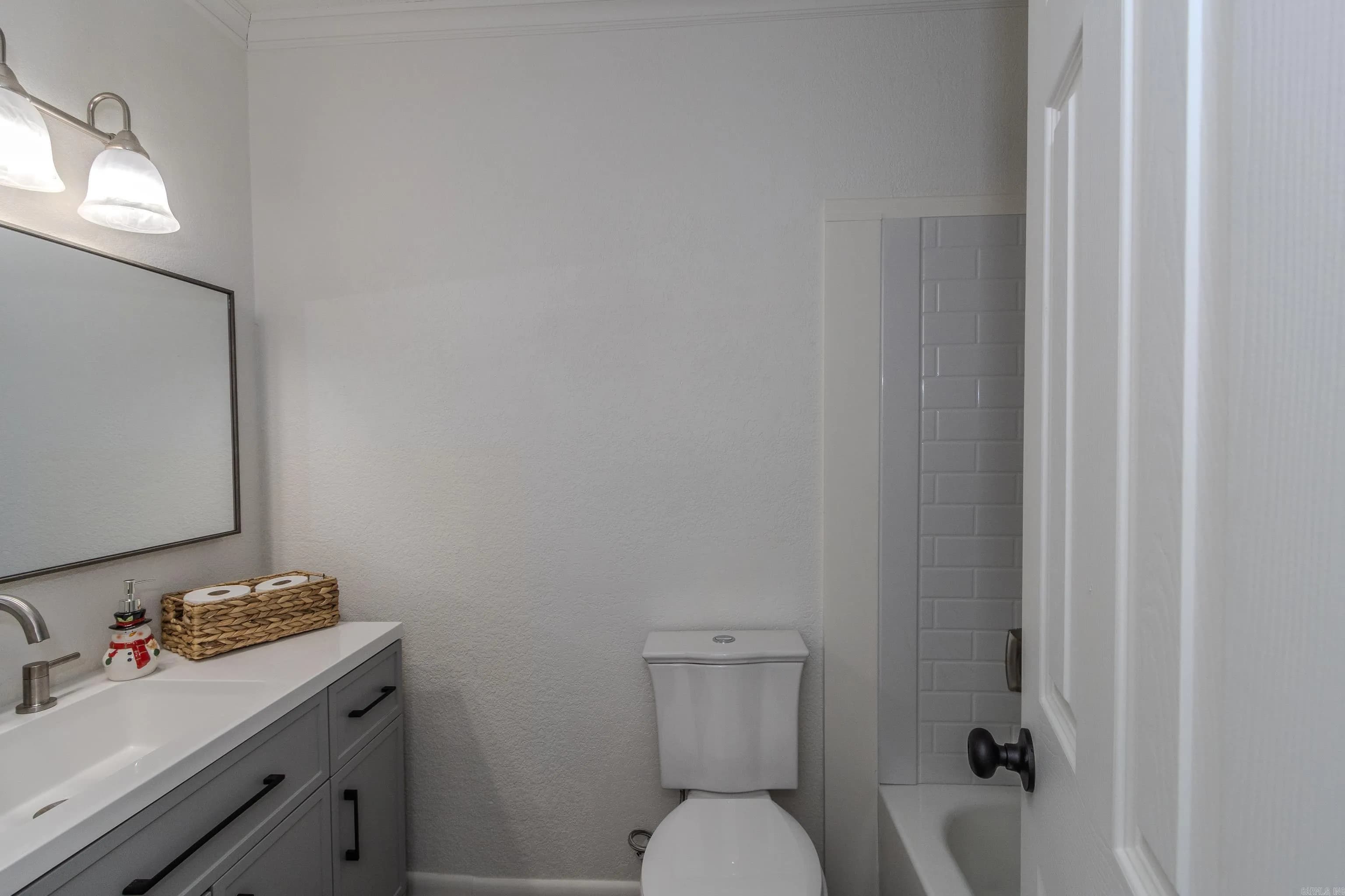 Property at 907  Sunrise - Image 11