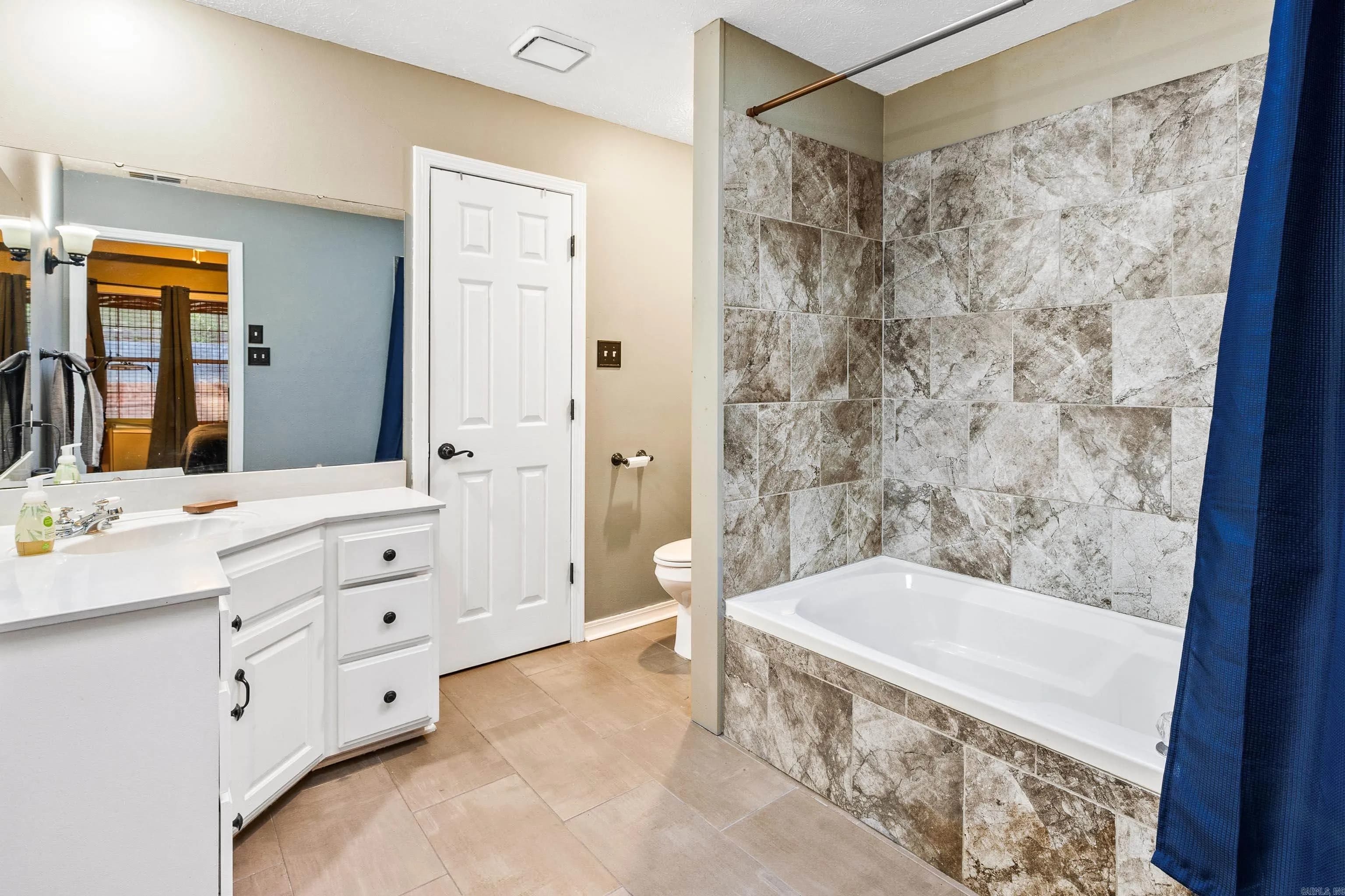 Property at 2590  Jayme - Image 13