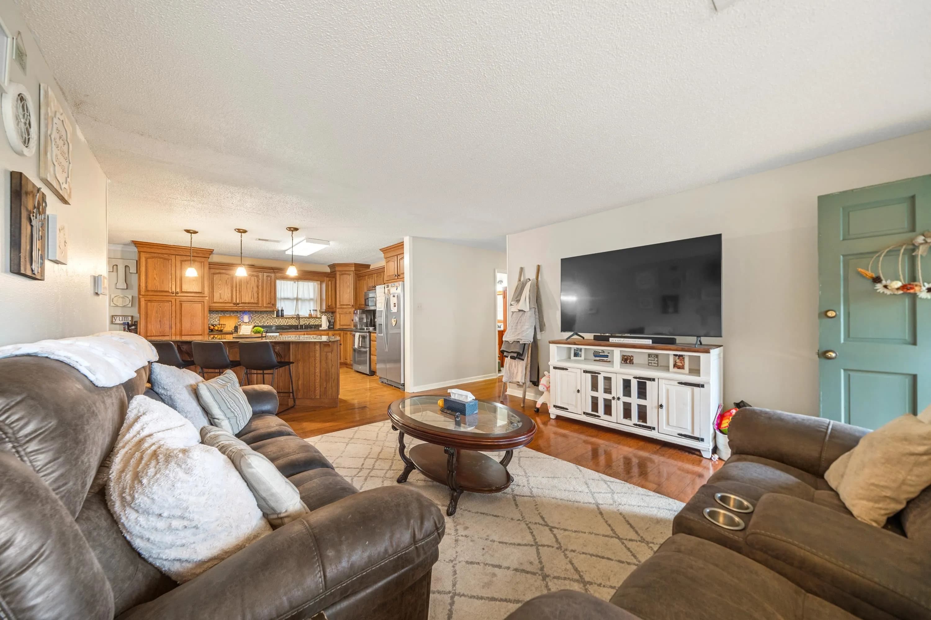 Property at 504  Ridgeview - Image 6