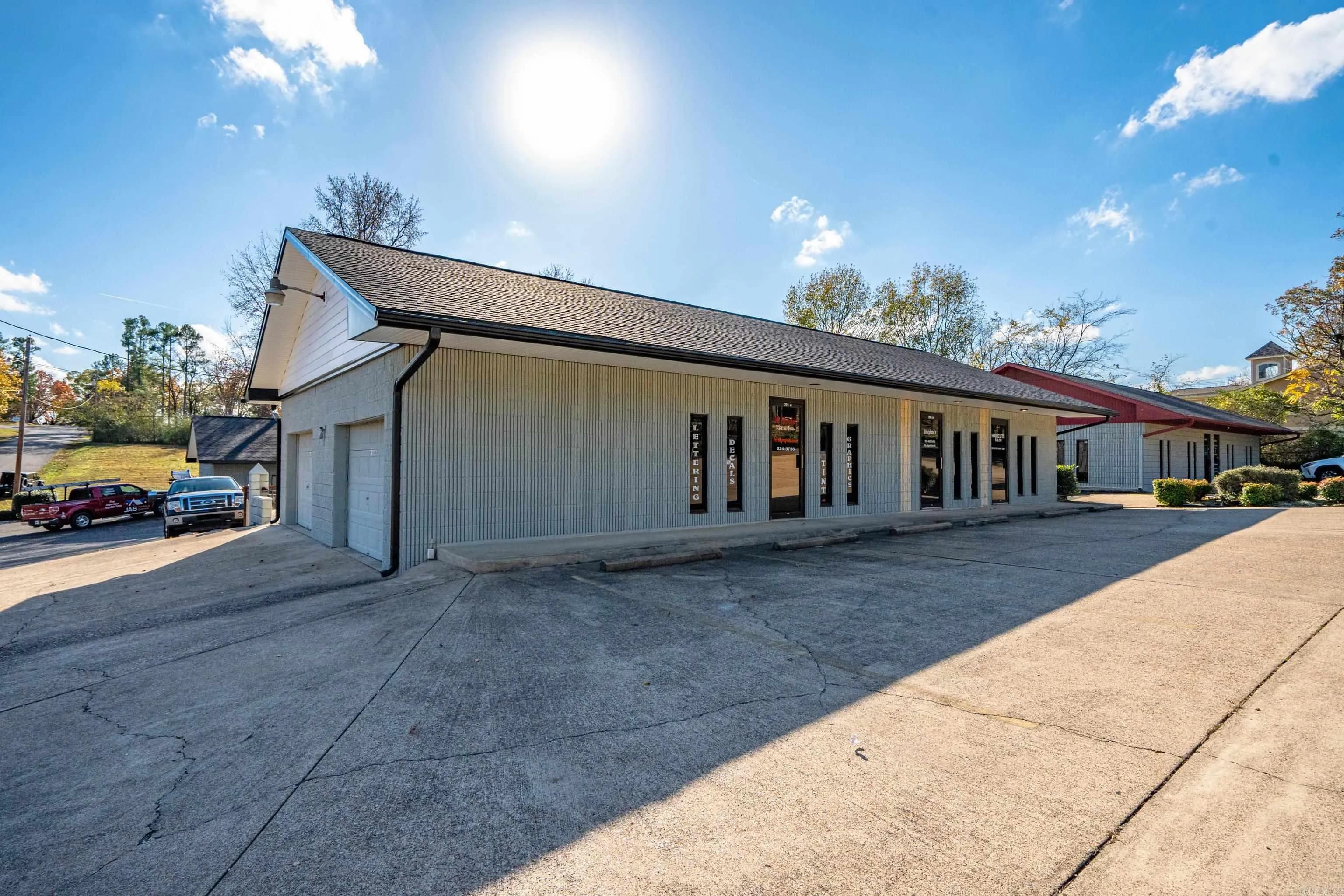 Property at 201  Franklin  110 Normandy - Image 8