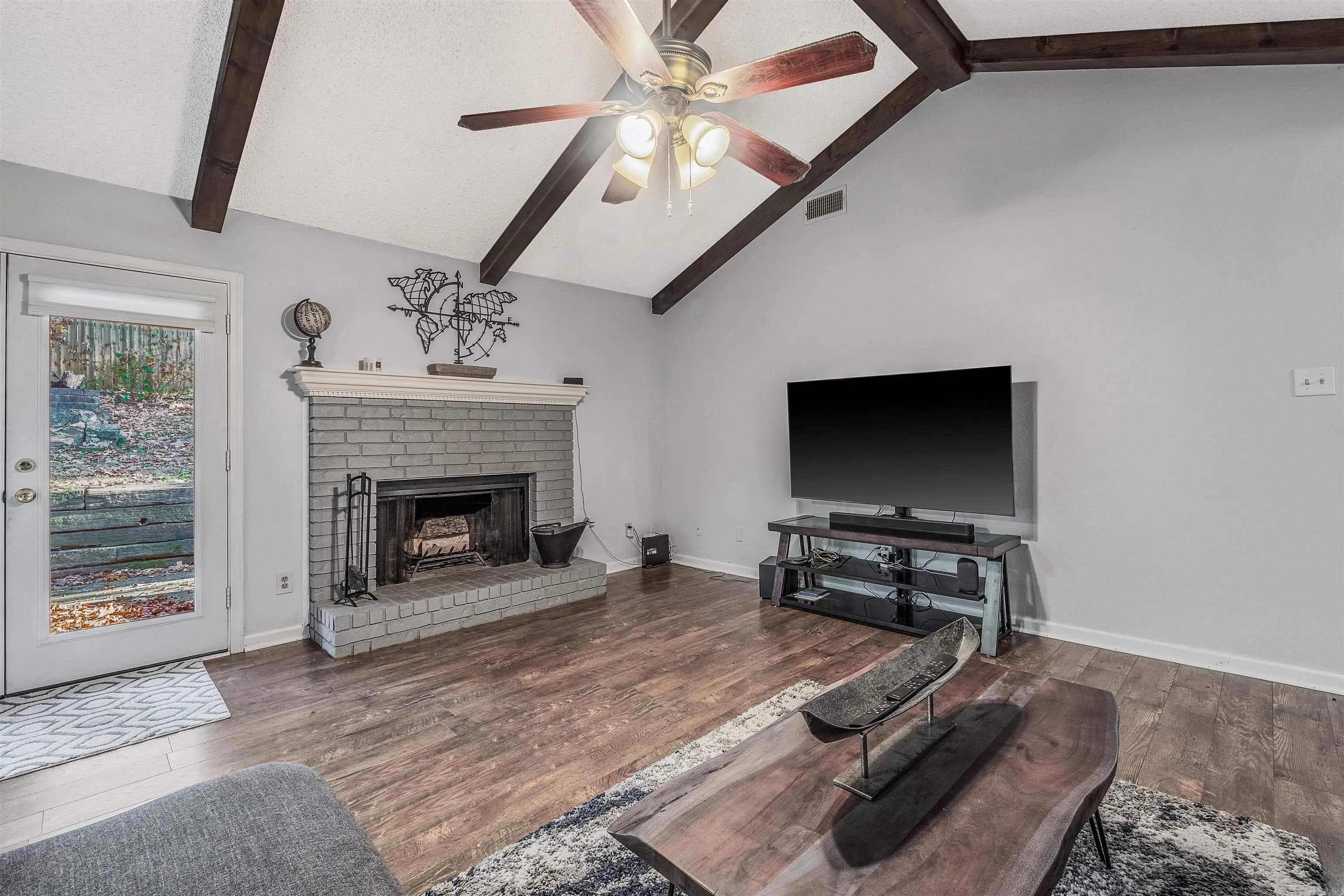 Property at 2211  Pear orchard - Image 6