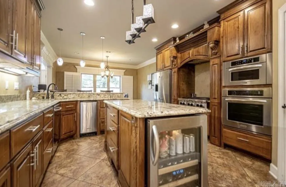 Property at 308  Summerfield - Image 9