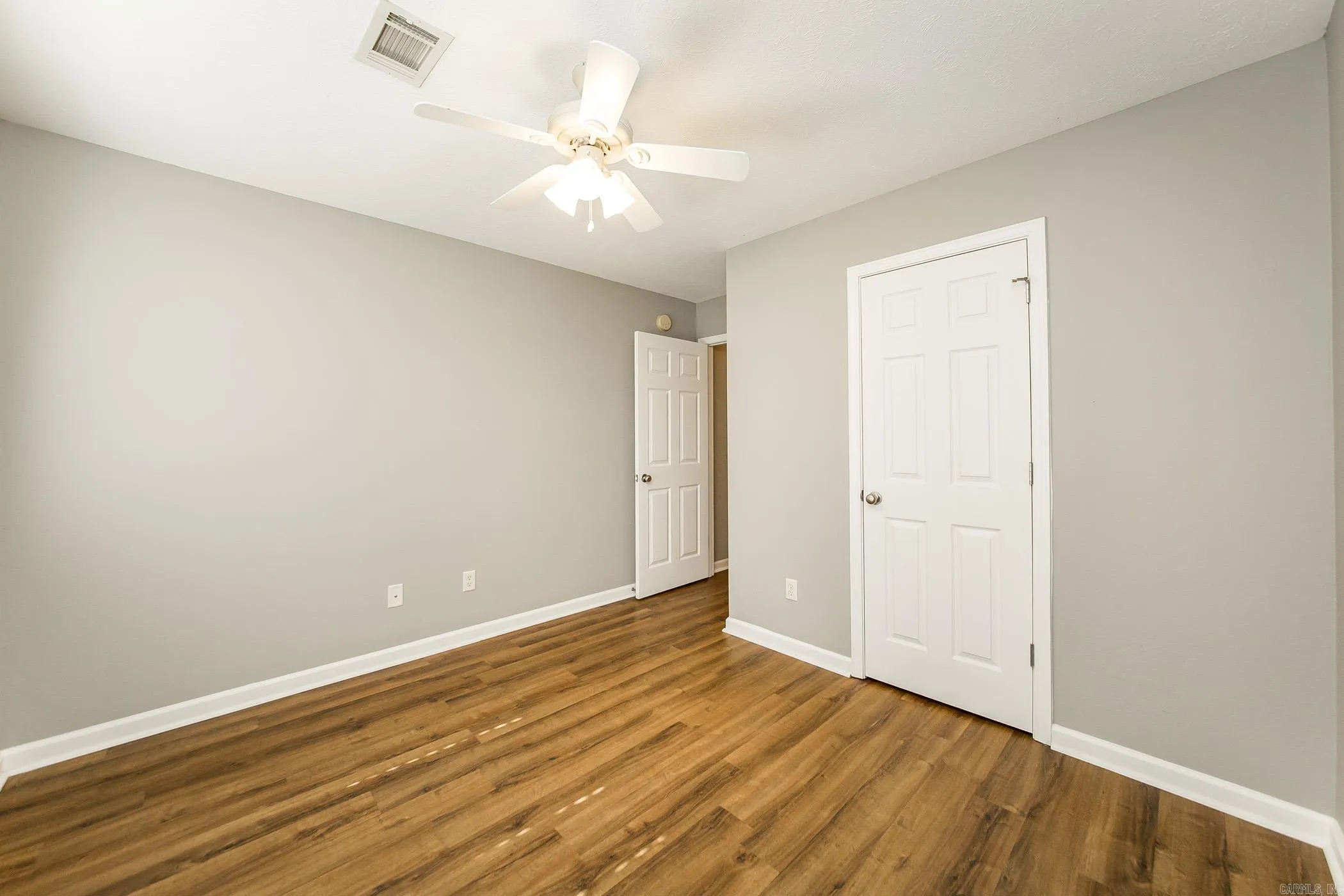 Property at 16  Weatherwood - Image 23