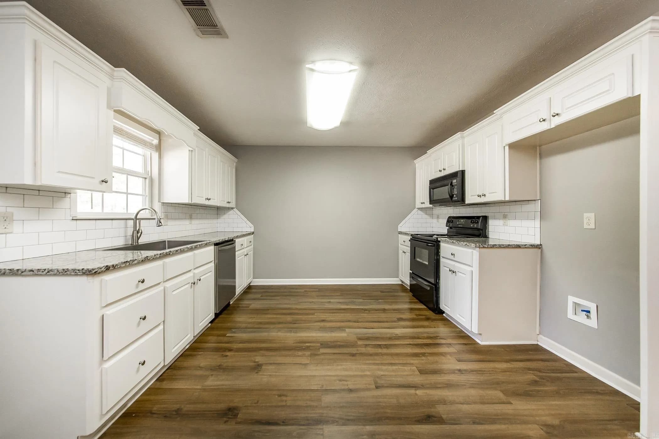 Property at 16  Weatherwood - Image 10