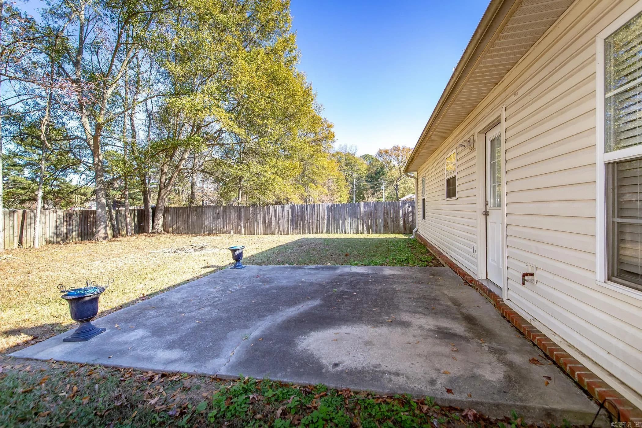 Property at 16  Weatherwood - Image 33