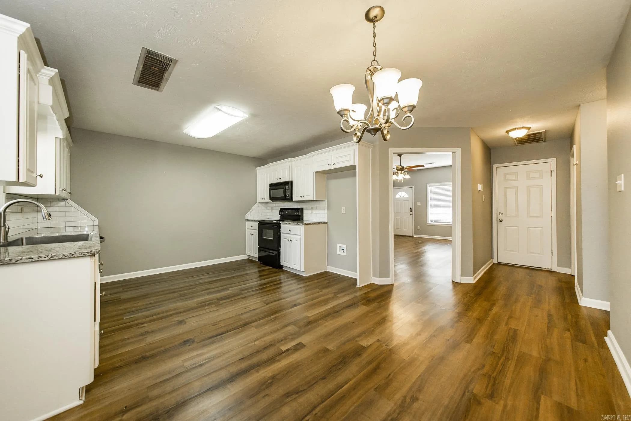Property at 16  Weatherwood - Image 12