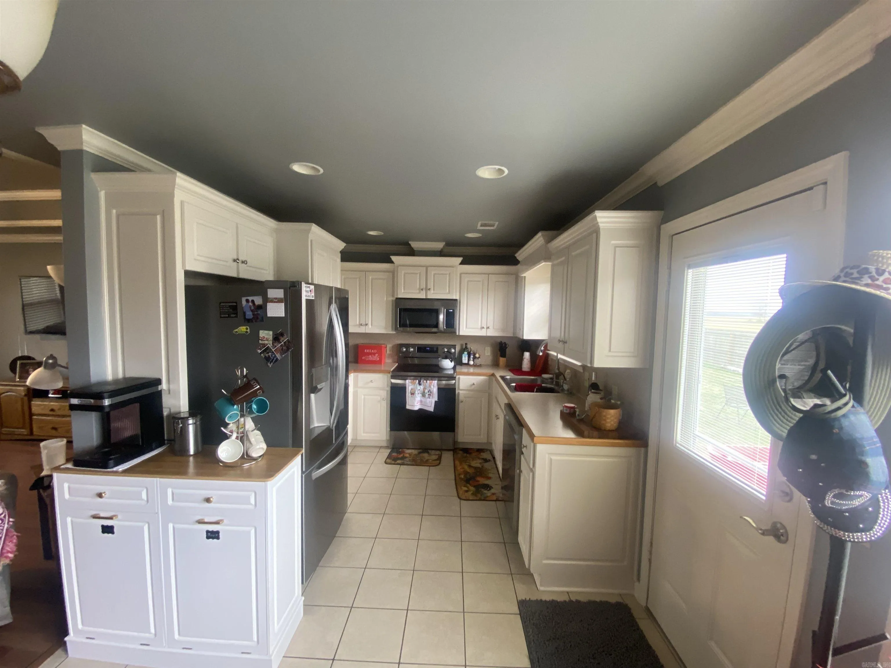 Property at 1240  Navajo - Image 6