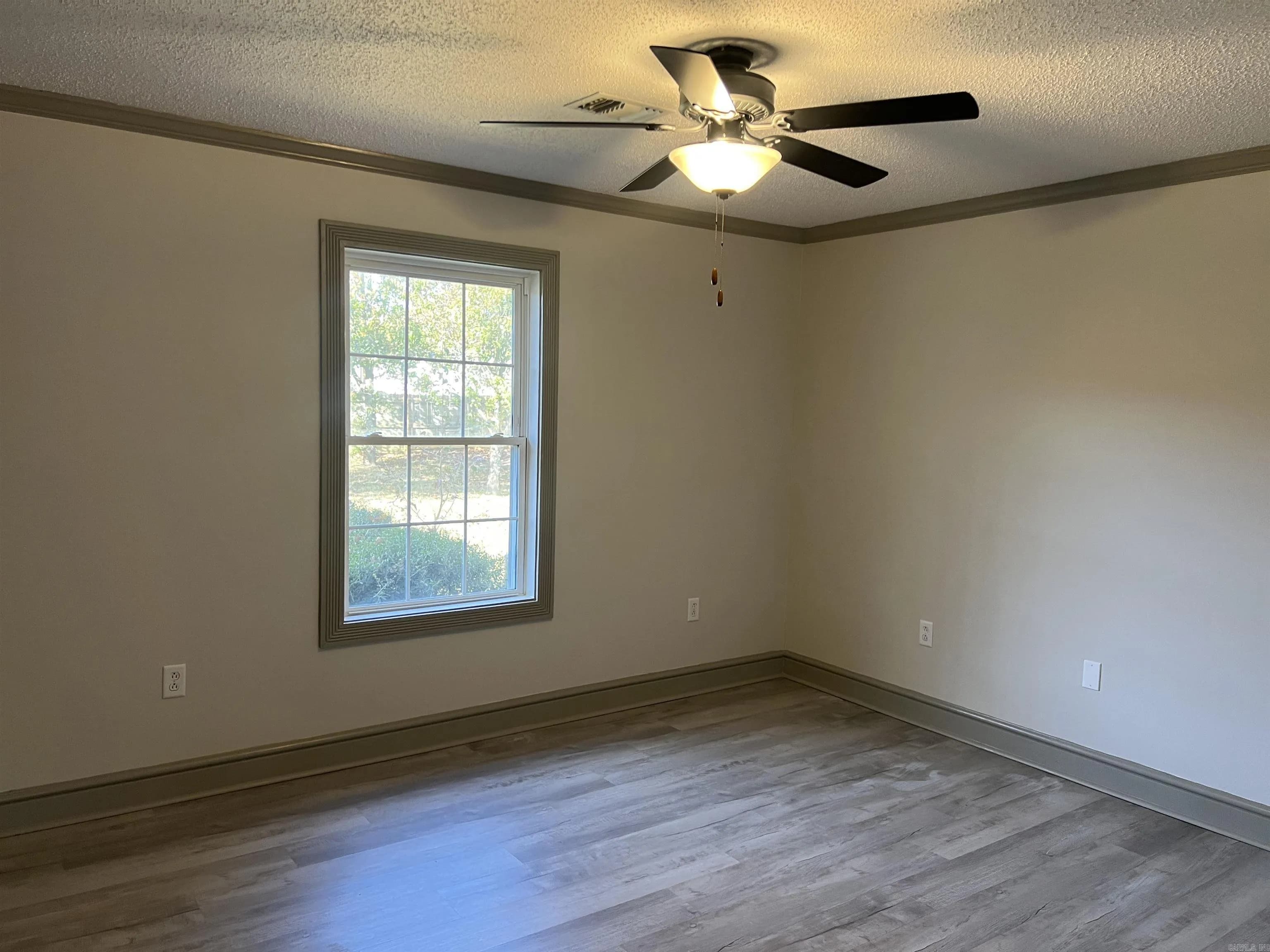 Property at 114  Deerfield - Image 11
