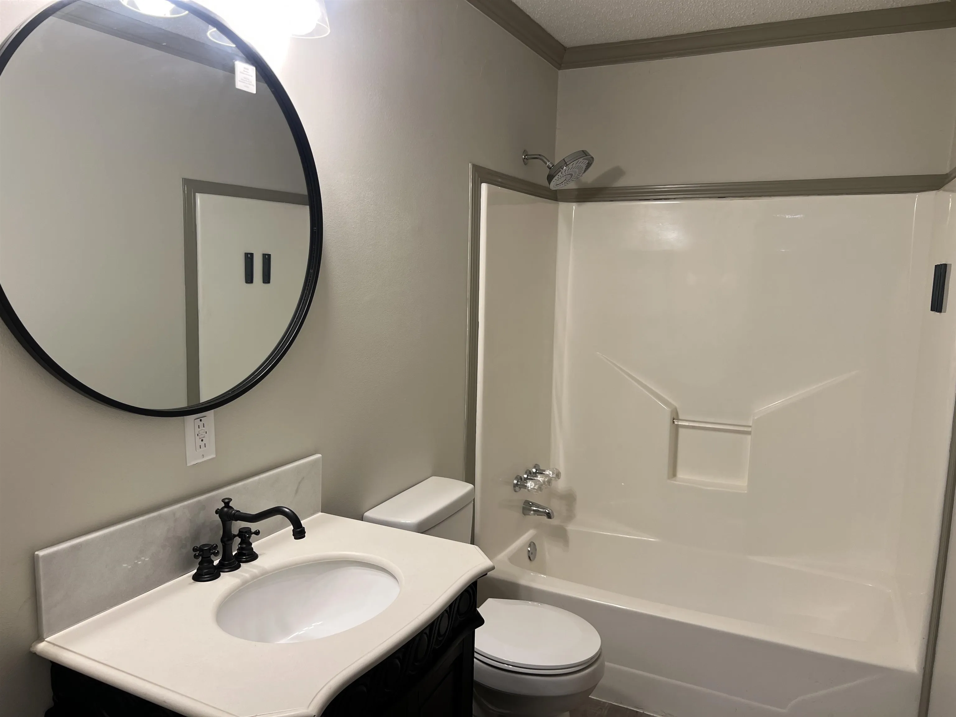 Property at 114  Deerfield - Image 12