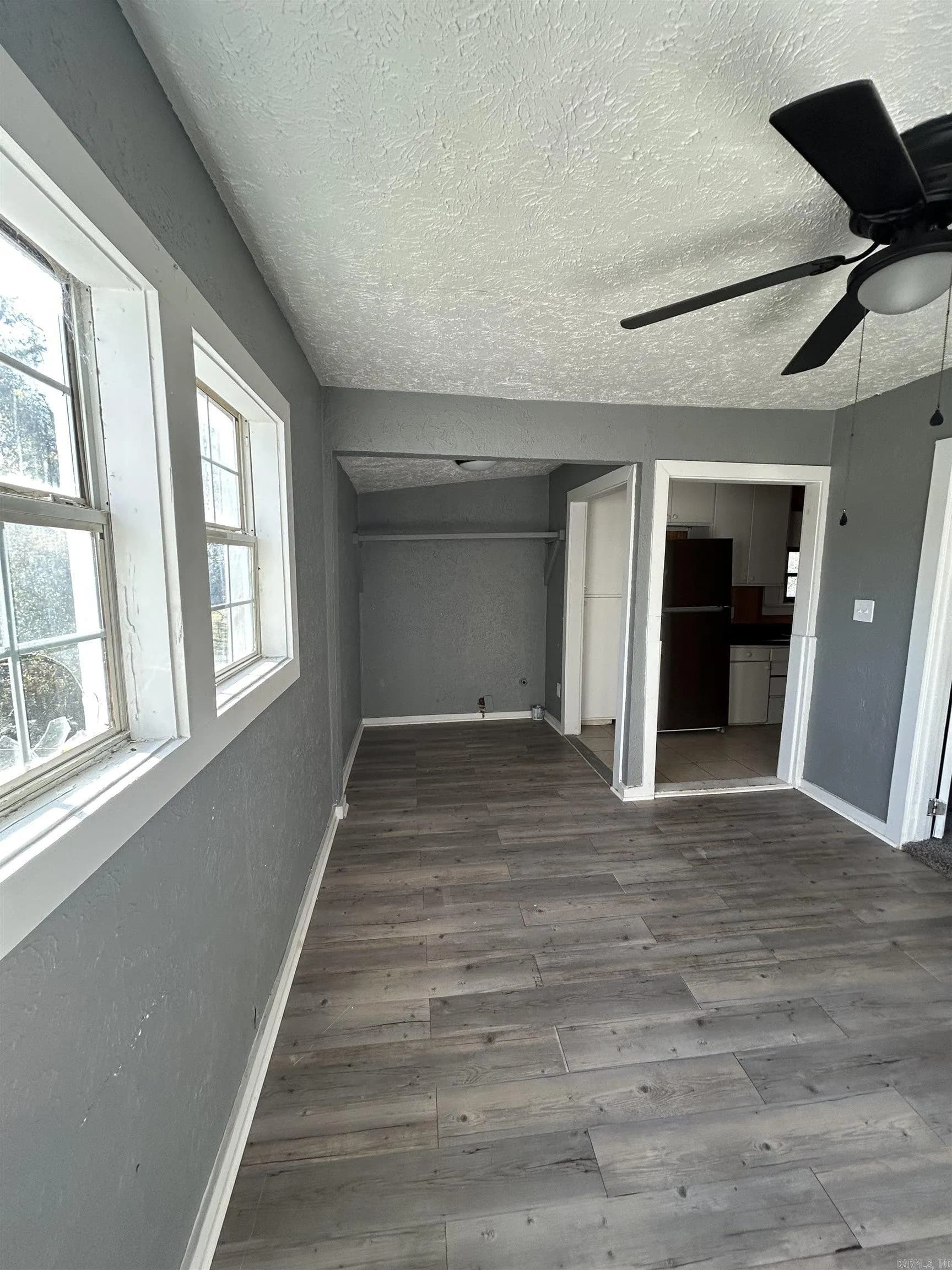 Property at 407  Henry    unit 5 - Image 2