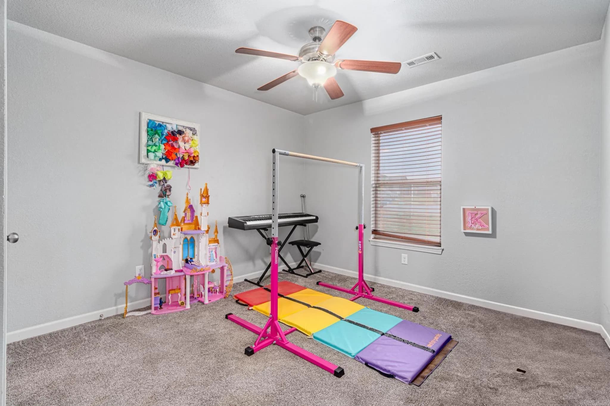 Property at 105  Sloan st. - Image 14
