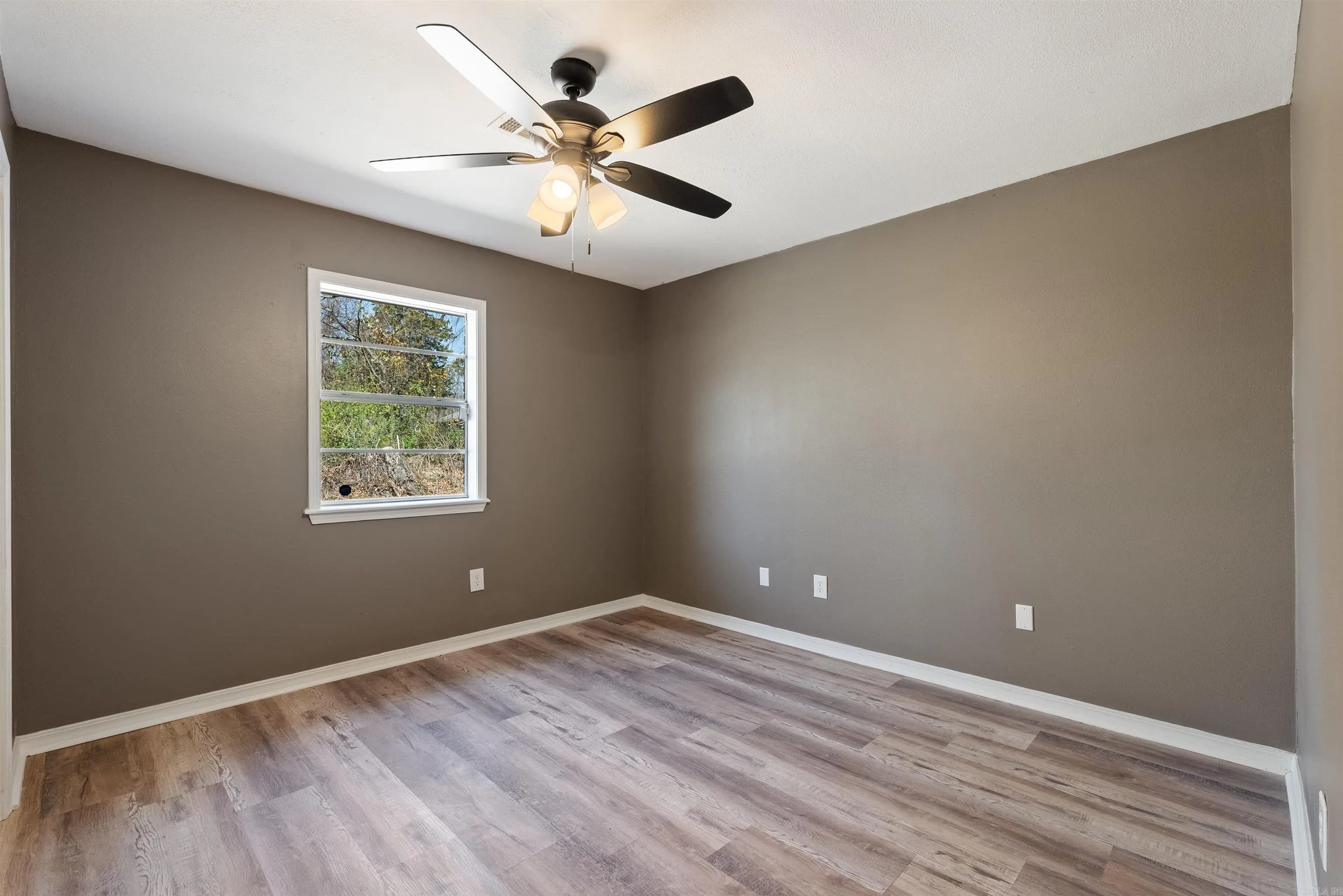Property at 515  South rd apt.b - Image 9