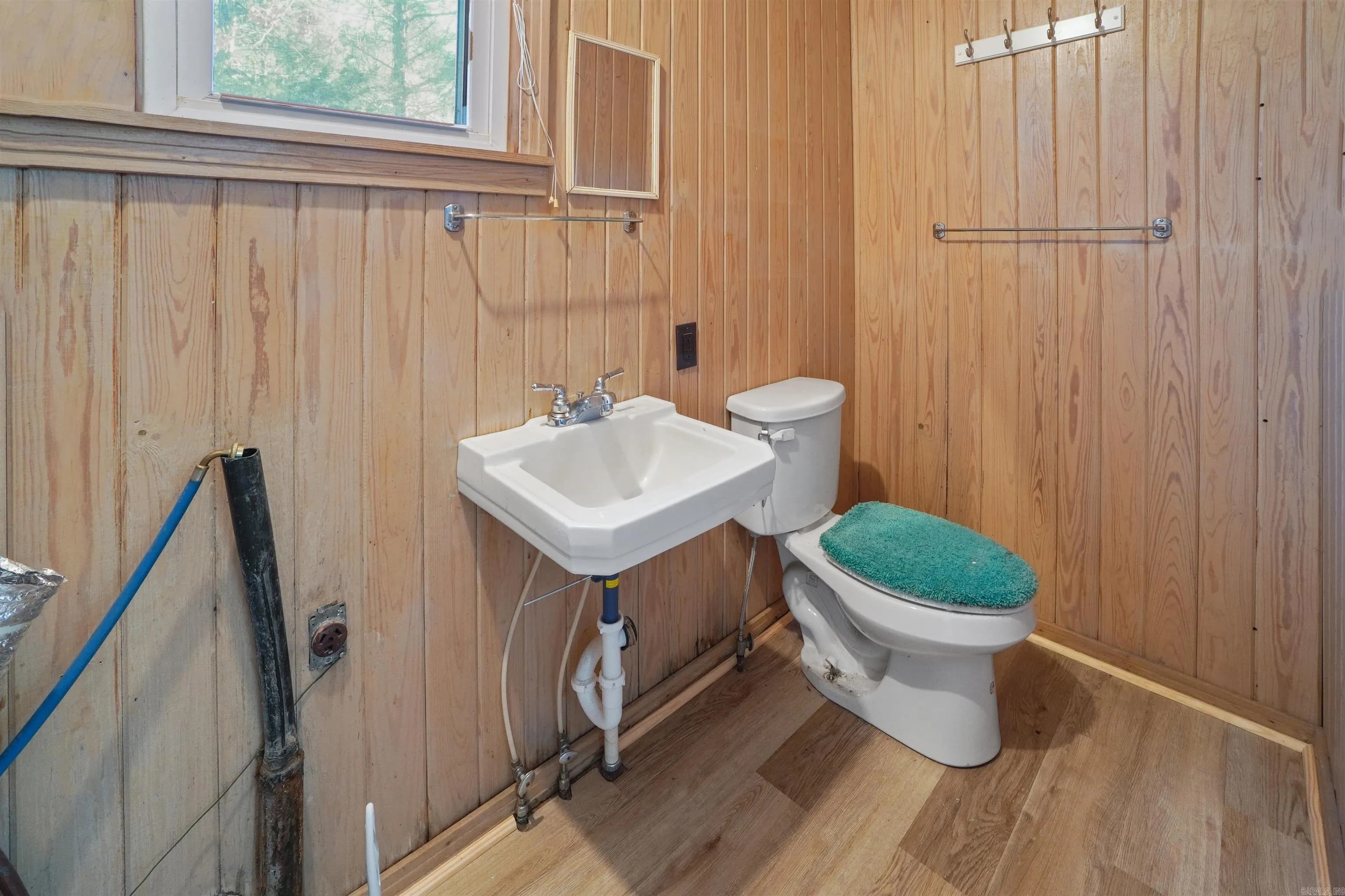 Property at 24 N Sawmill - Image 43