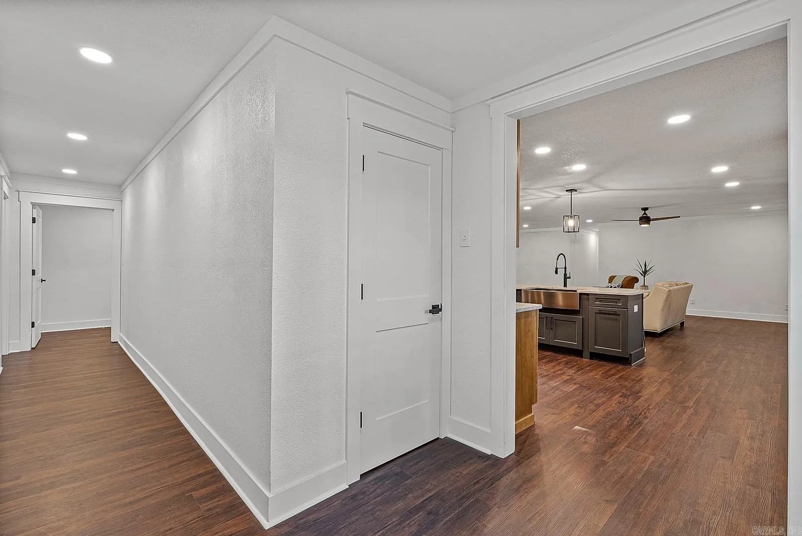 Property at 5301  Harrisburg - Image 14