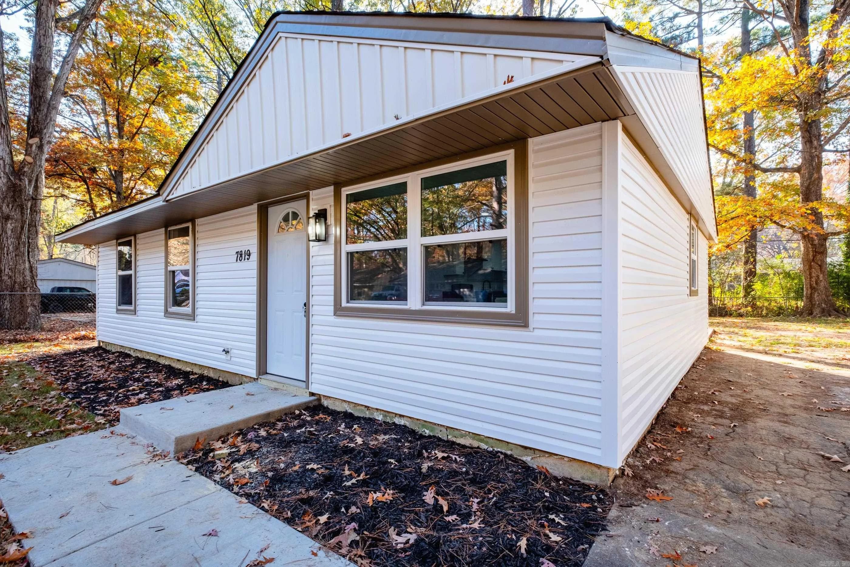 Property at 7819  Nolen - Image 5