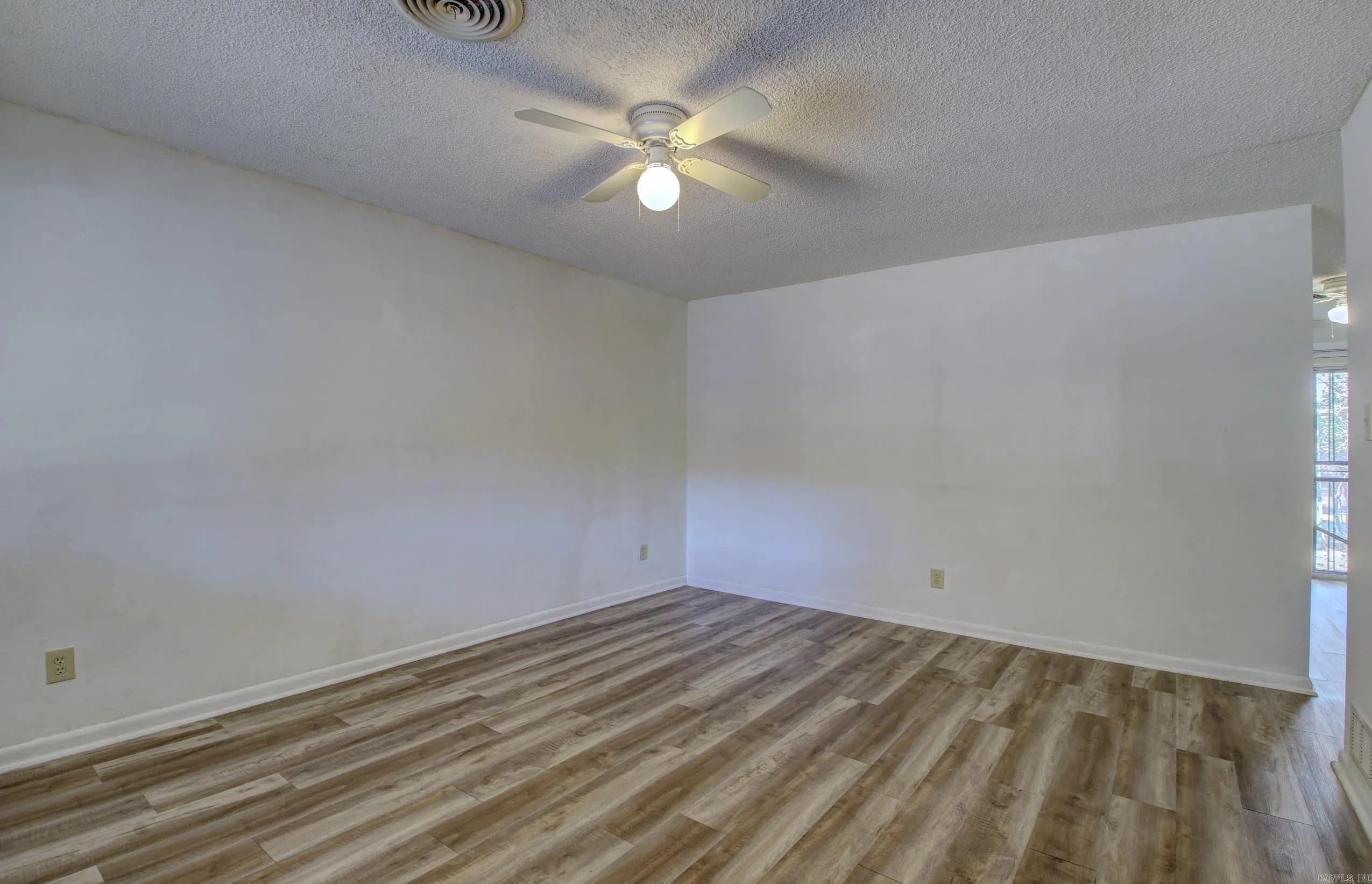Property at 1501  Glenda dr - Image 6