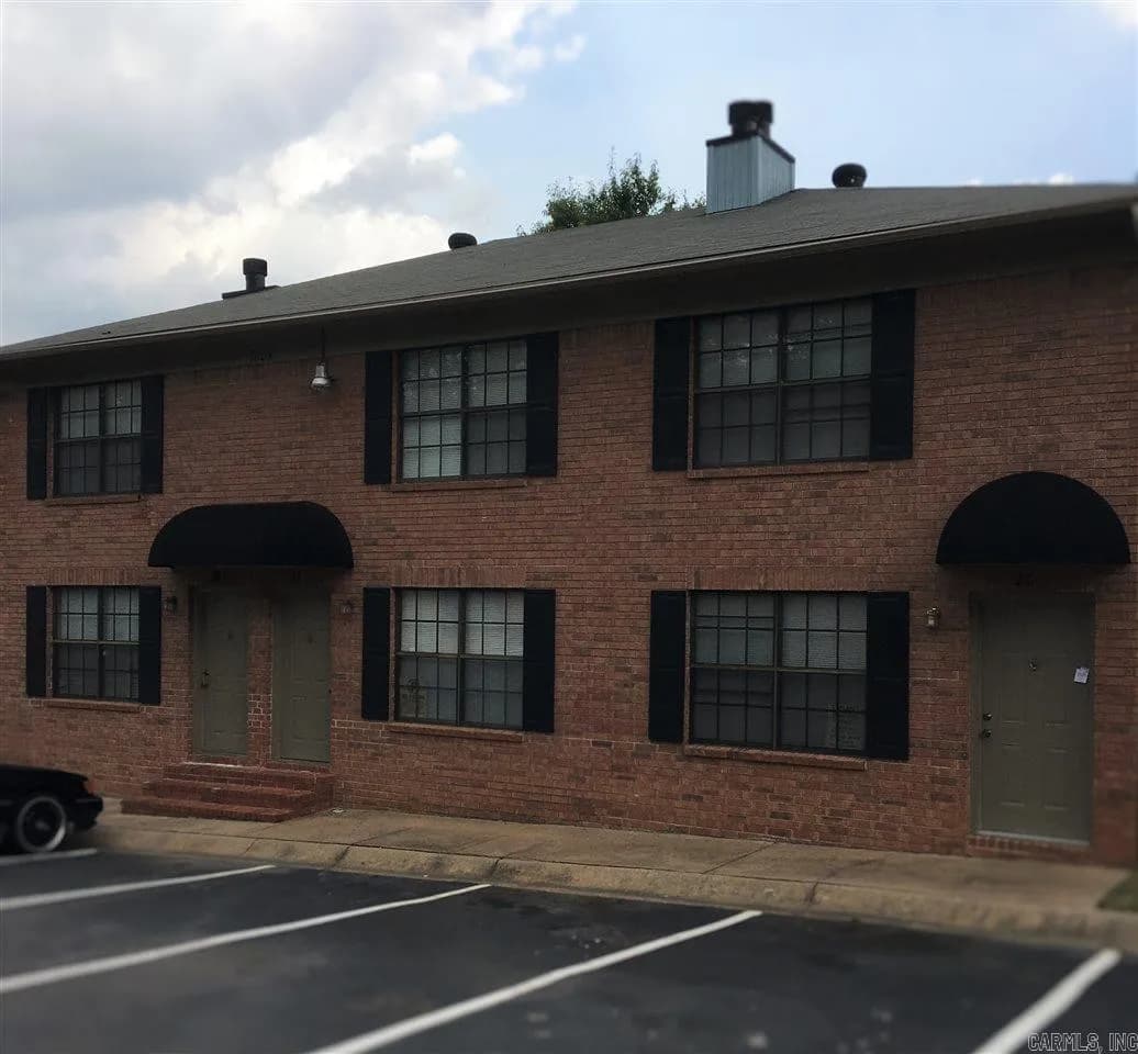 Property at 1811  Reservoir, 17 - Image 1