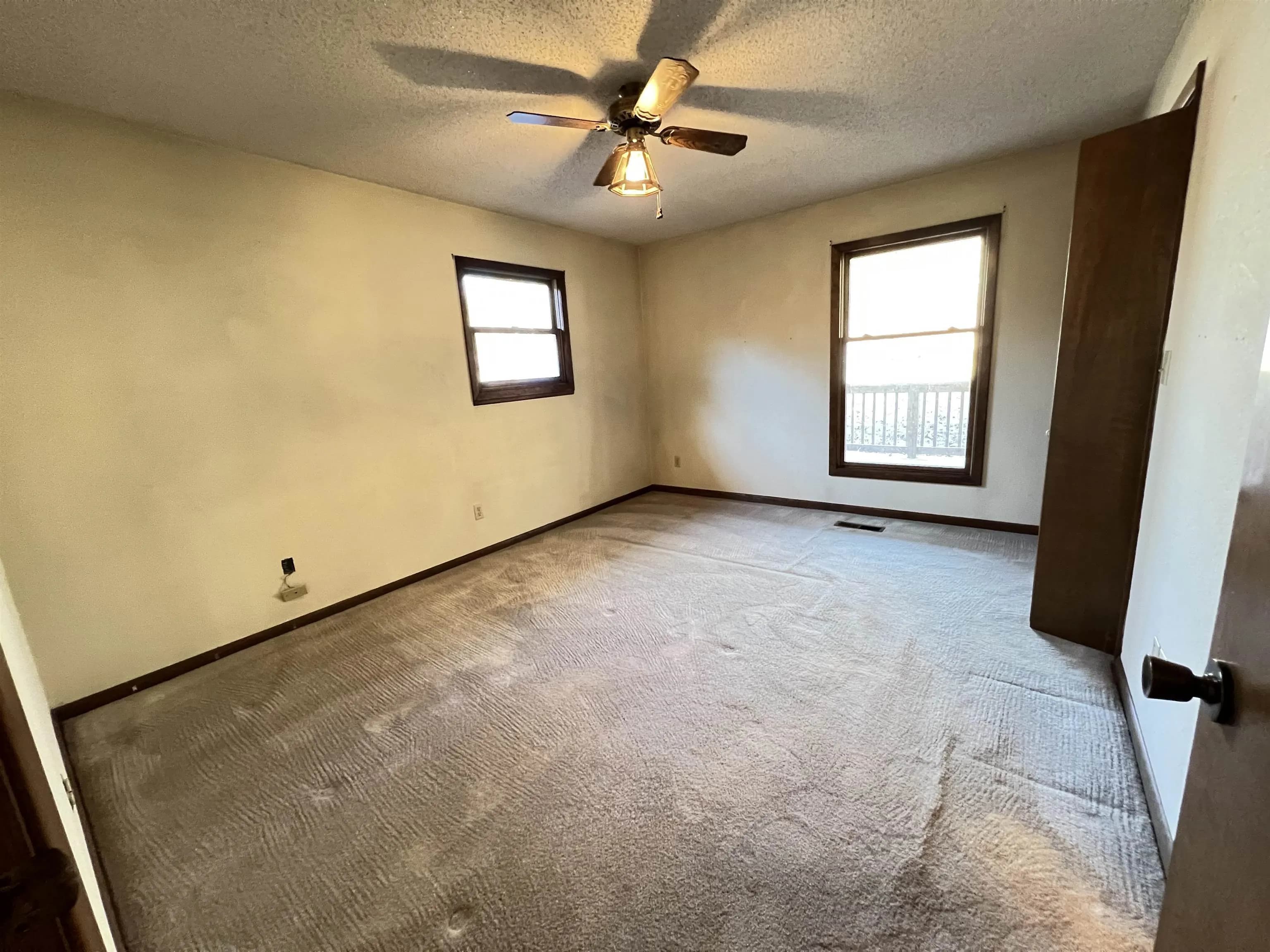 Property at 206 E Lakeshore - Image 25
