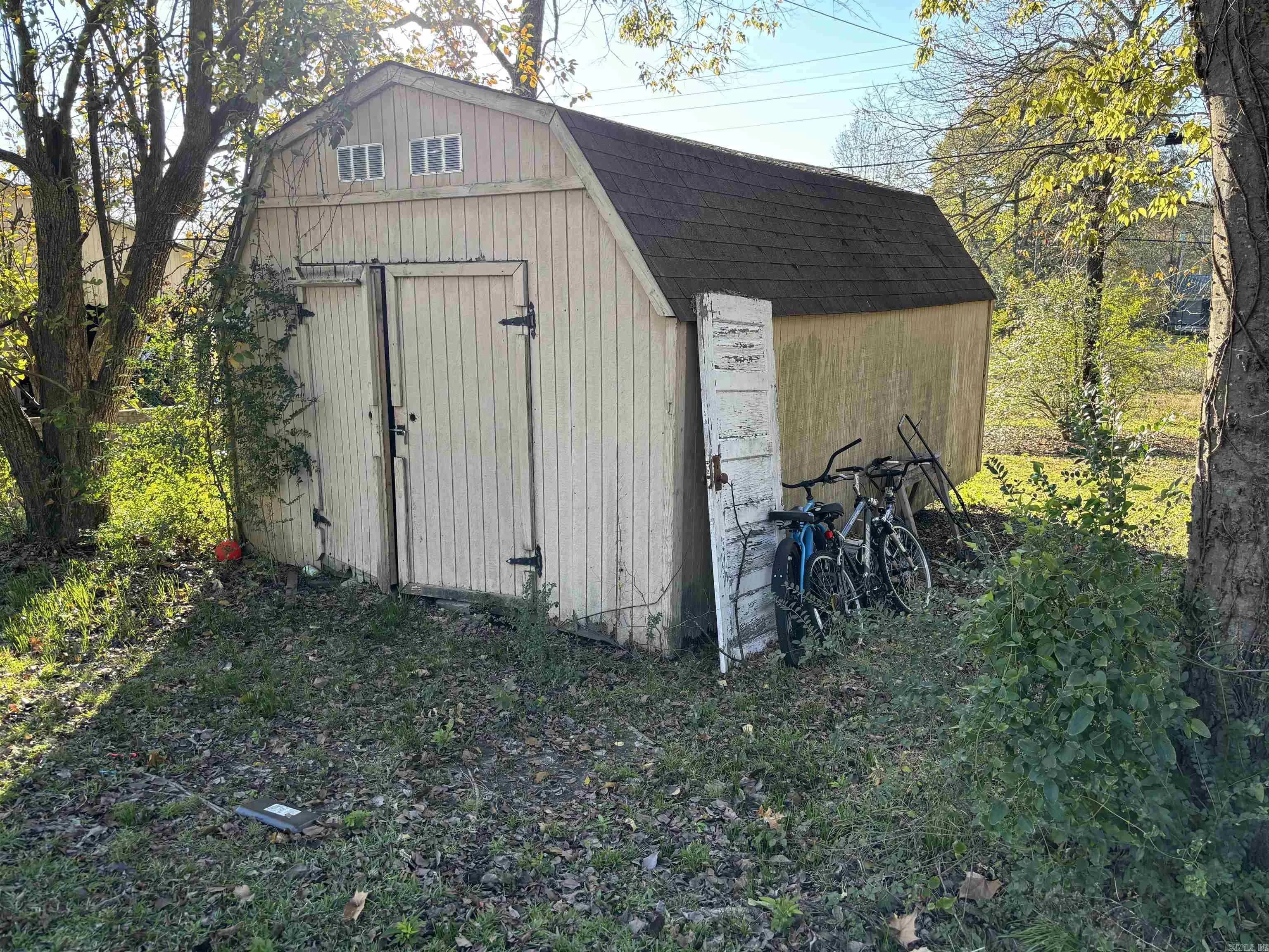 Property at 307  Missouri - Image 7