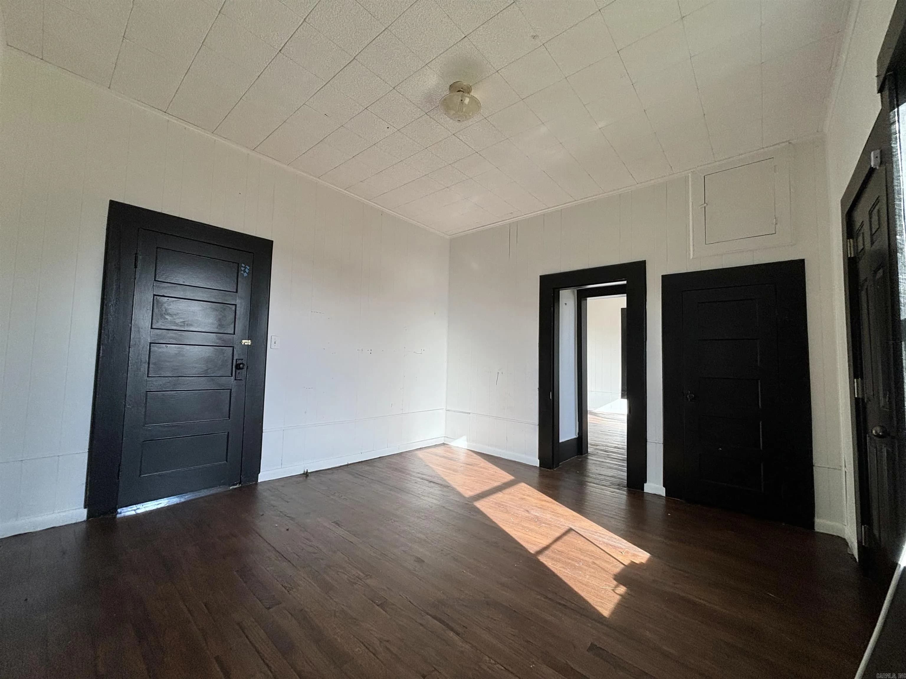 Property at 307  Missouri - Image 18