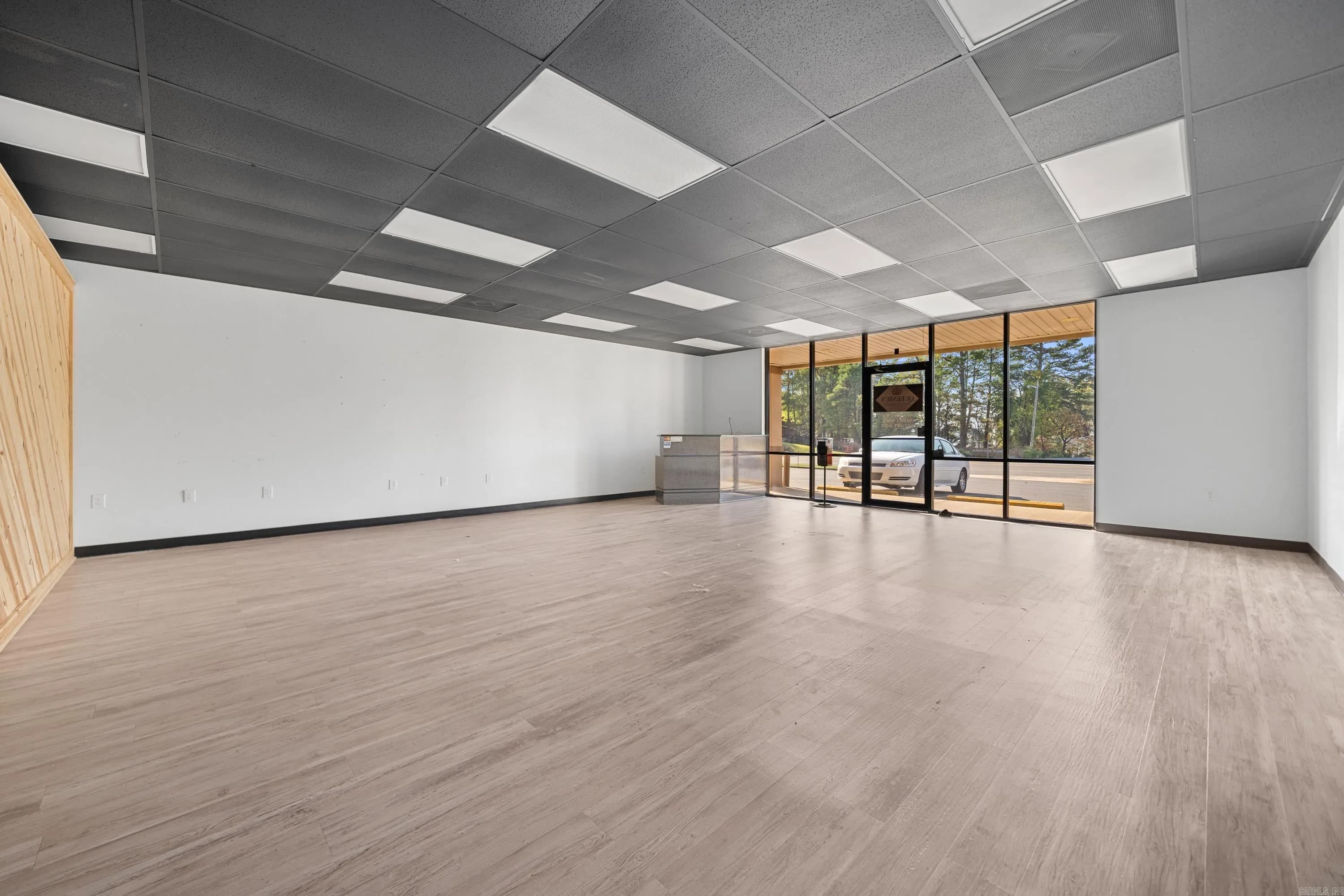 Property at 5001  Central - Image 8