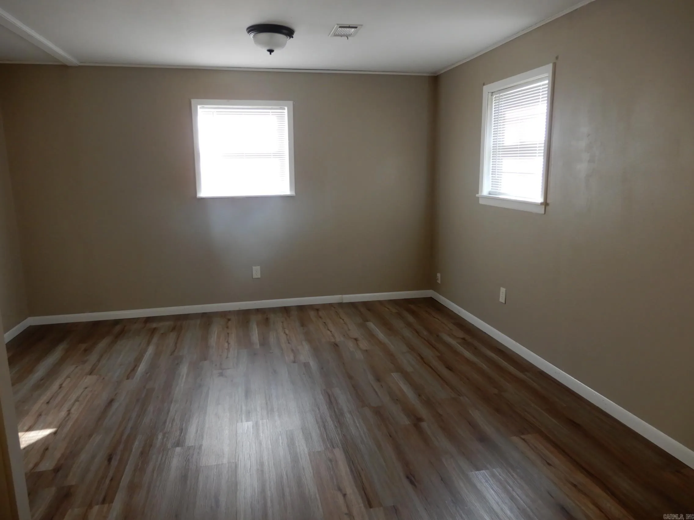 Property at 720  Maple - Image 22
