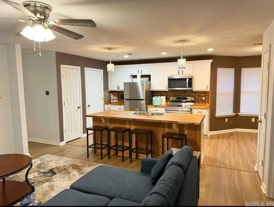 Property at 502  Kelly - Image 2
