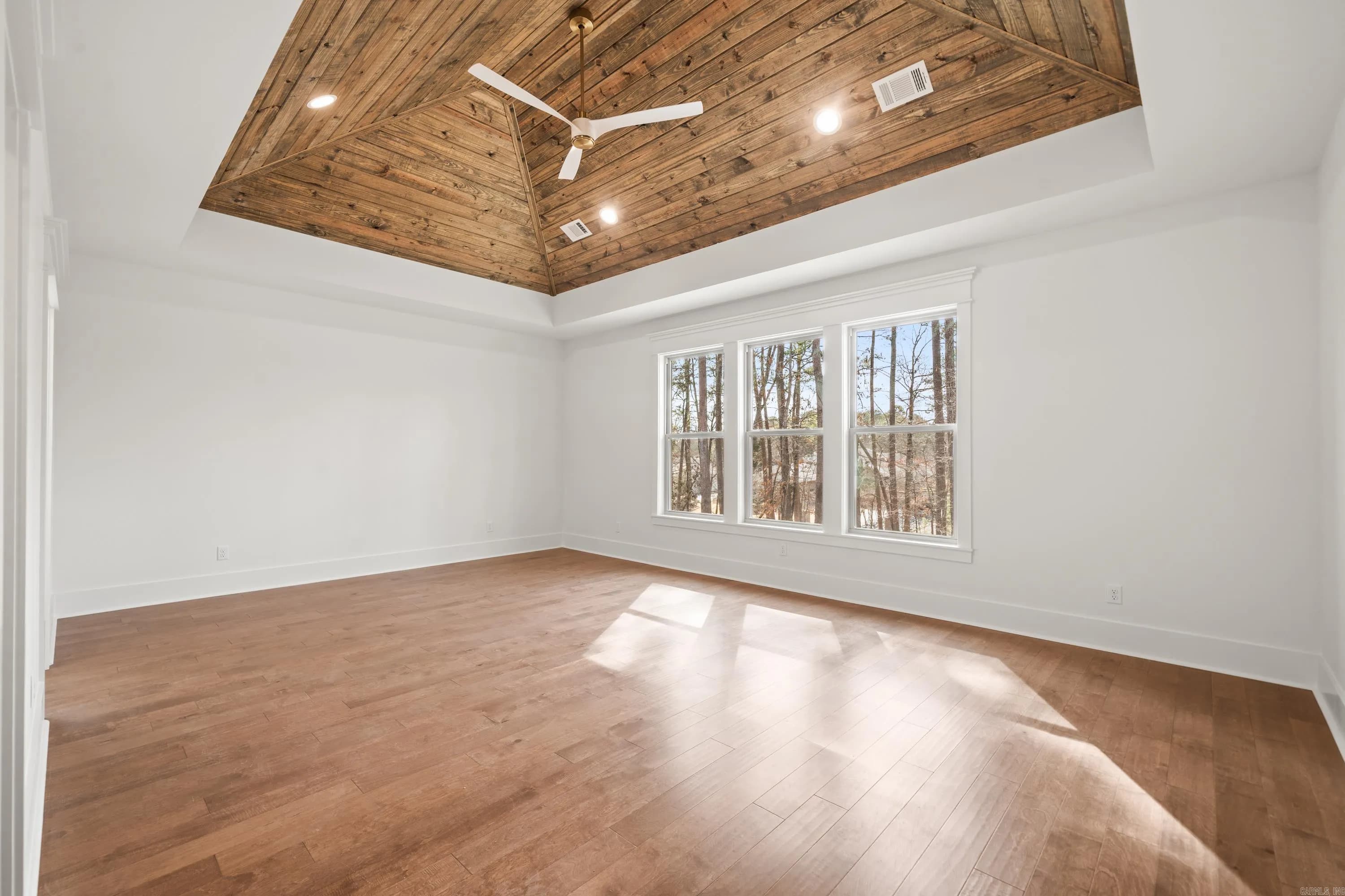 Property at 7  Loyola - Image 20