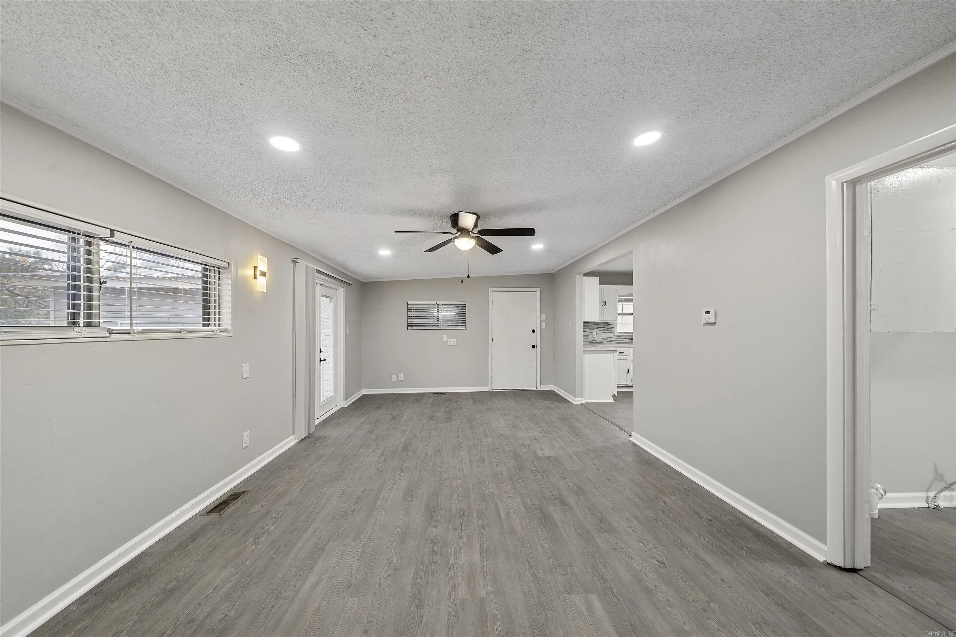 Property at 14  Wright - Image 13