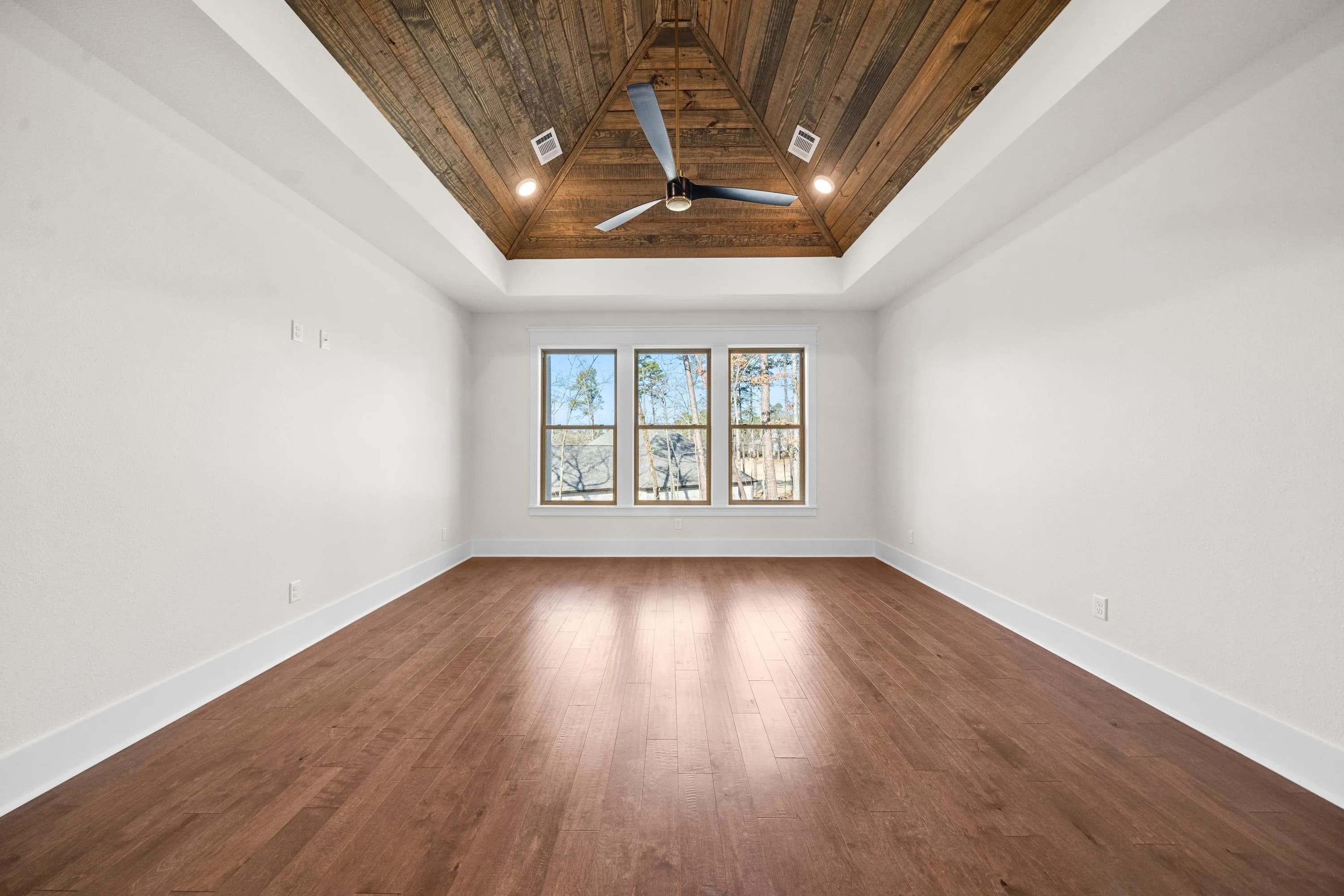 Property at 9  Loyola - Image 23